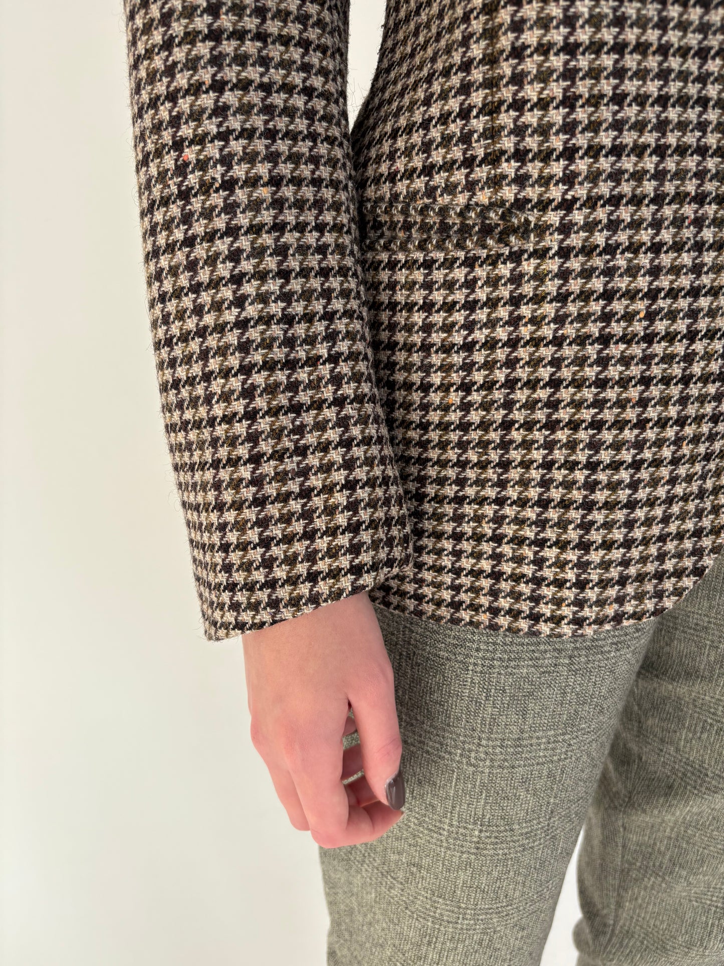 Sacou pied de coq din tweed de lana plină în culori neutre