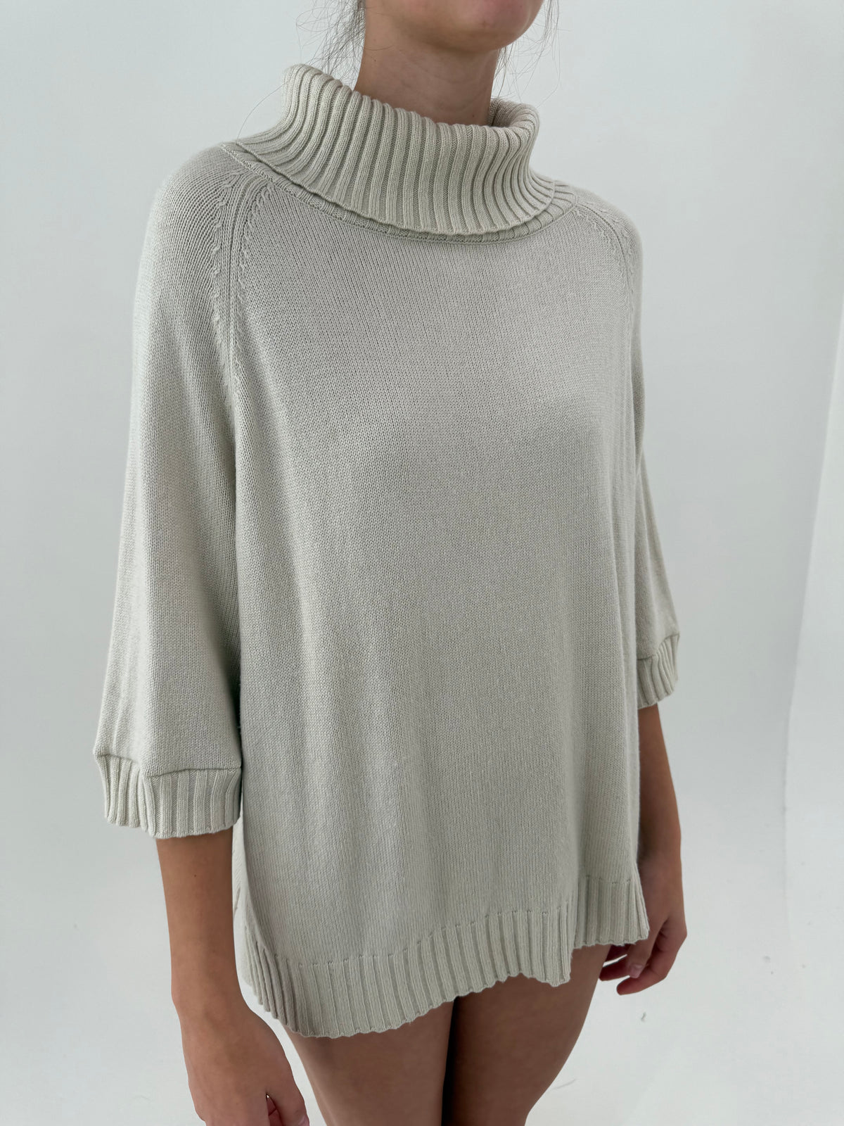 Maleta off white din lana extrafina în croi oversized