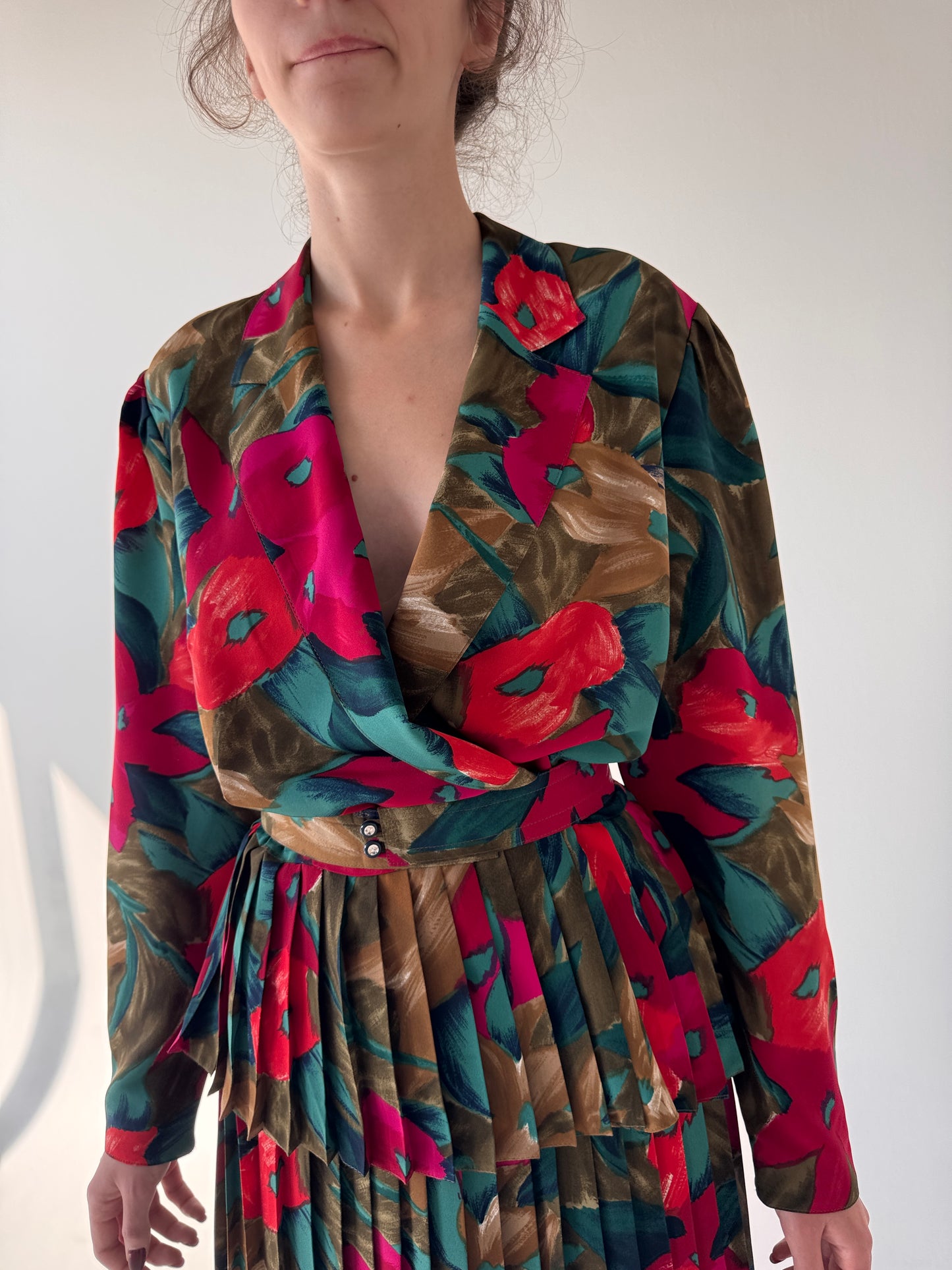 Set vintage cu sacou peplum, centura proprie și fustă plisată