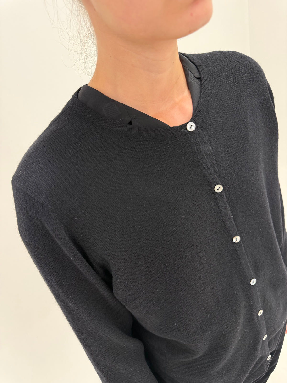 Cardigan clasic negru din lana merino extrafina