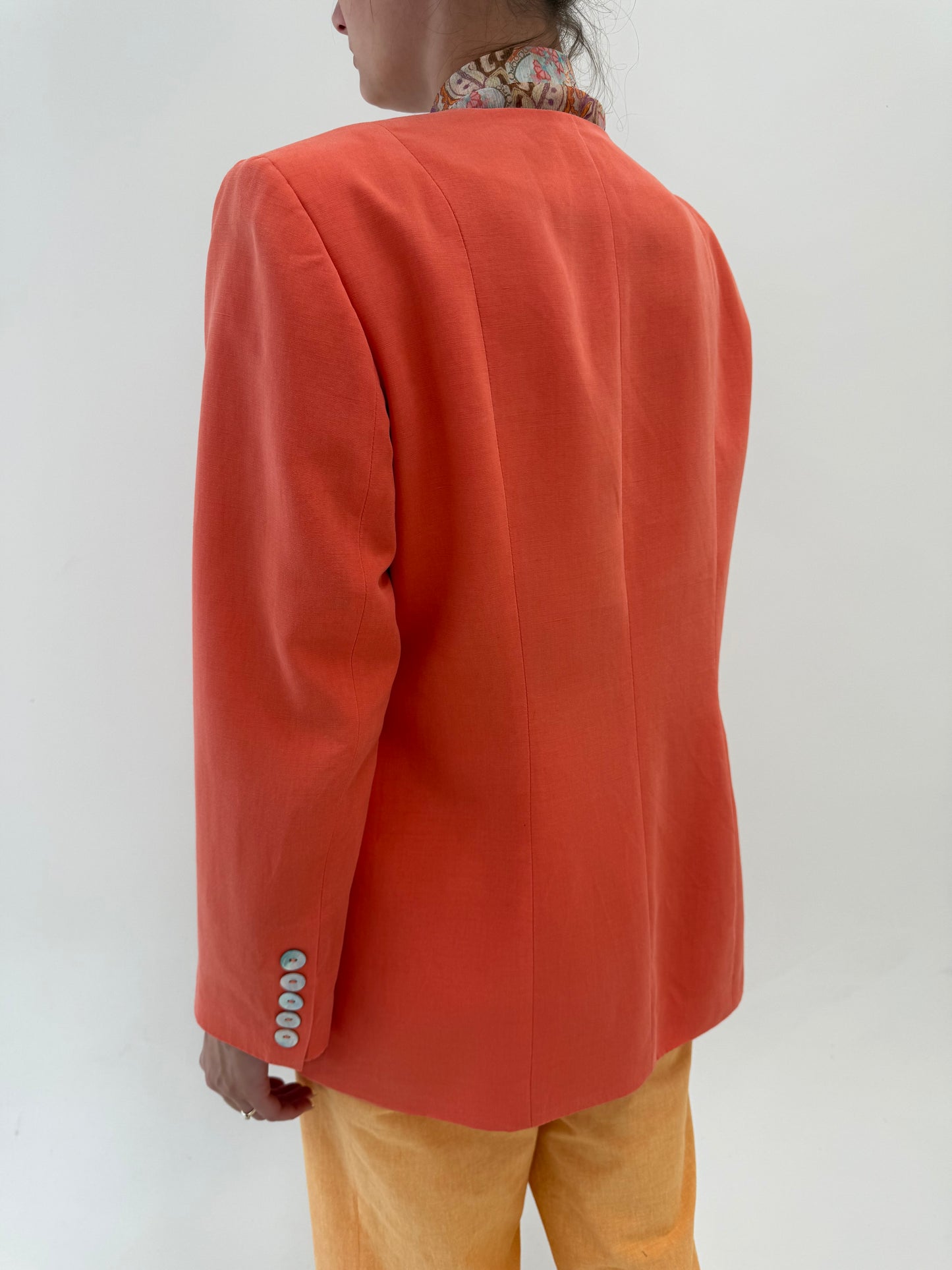 Sacou superb red orange cambrat cu nasturi mother of pearl