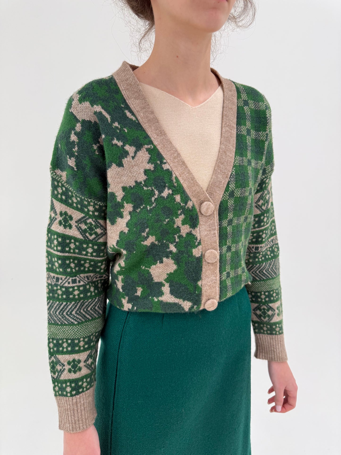 Cardigan super gros din lana merino extrafina camel cu nuanțe de verde