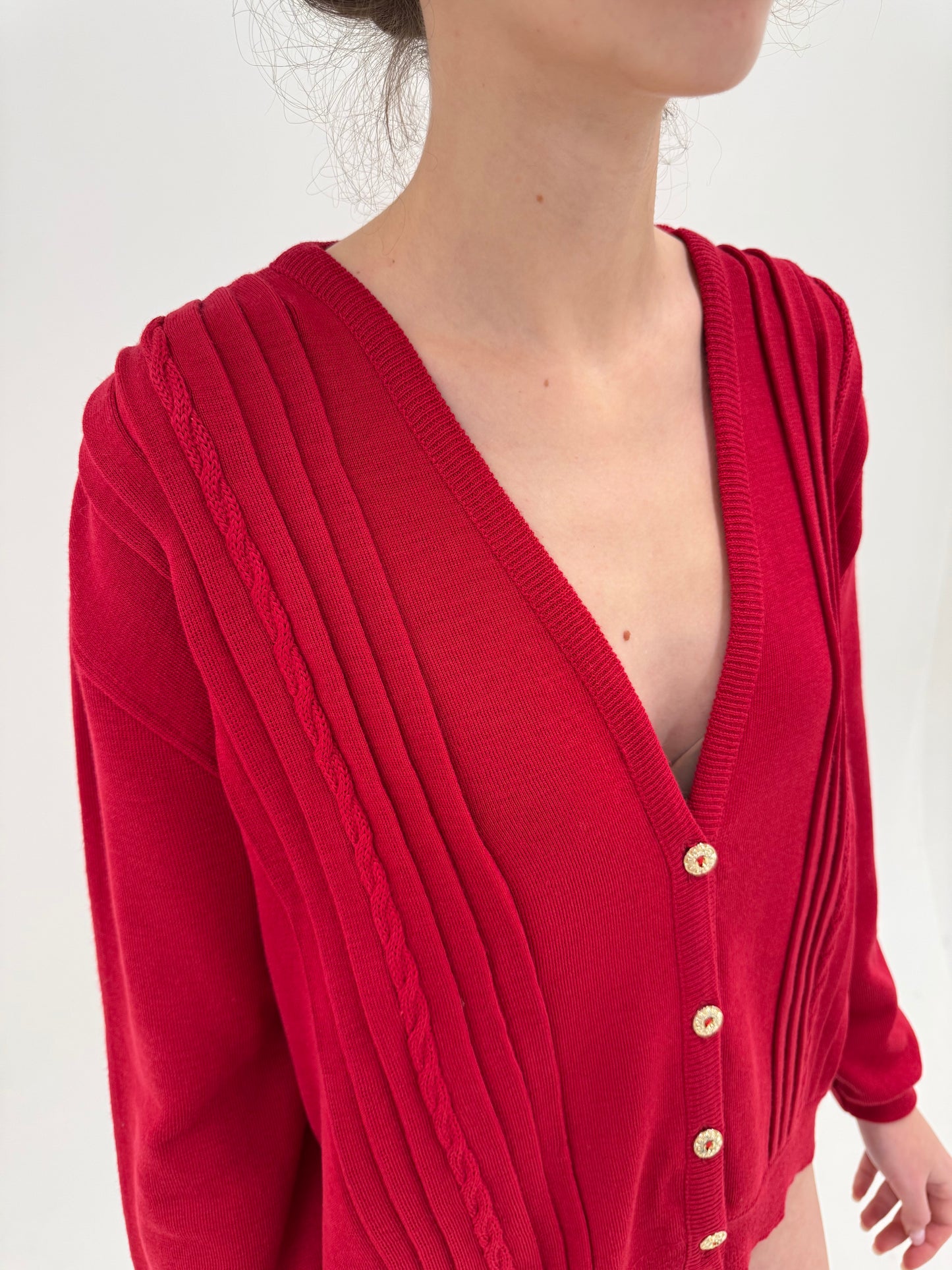 Cardigan cherry red din lana plină extrafina cu manșete îngustate