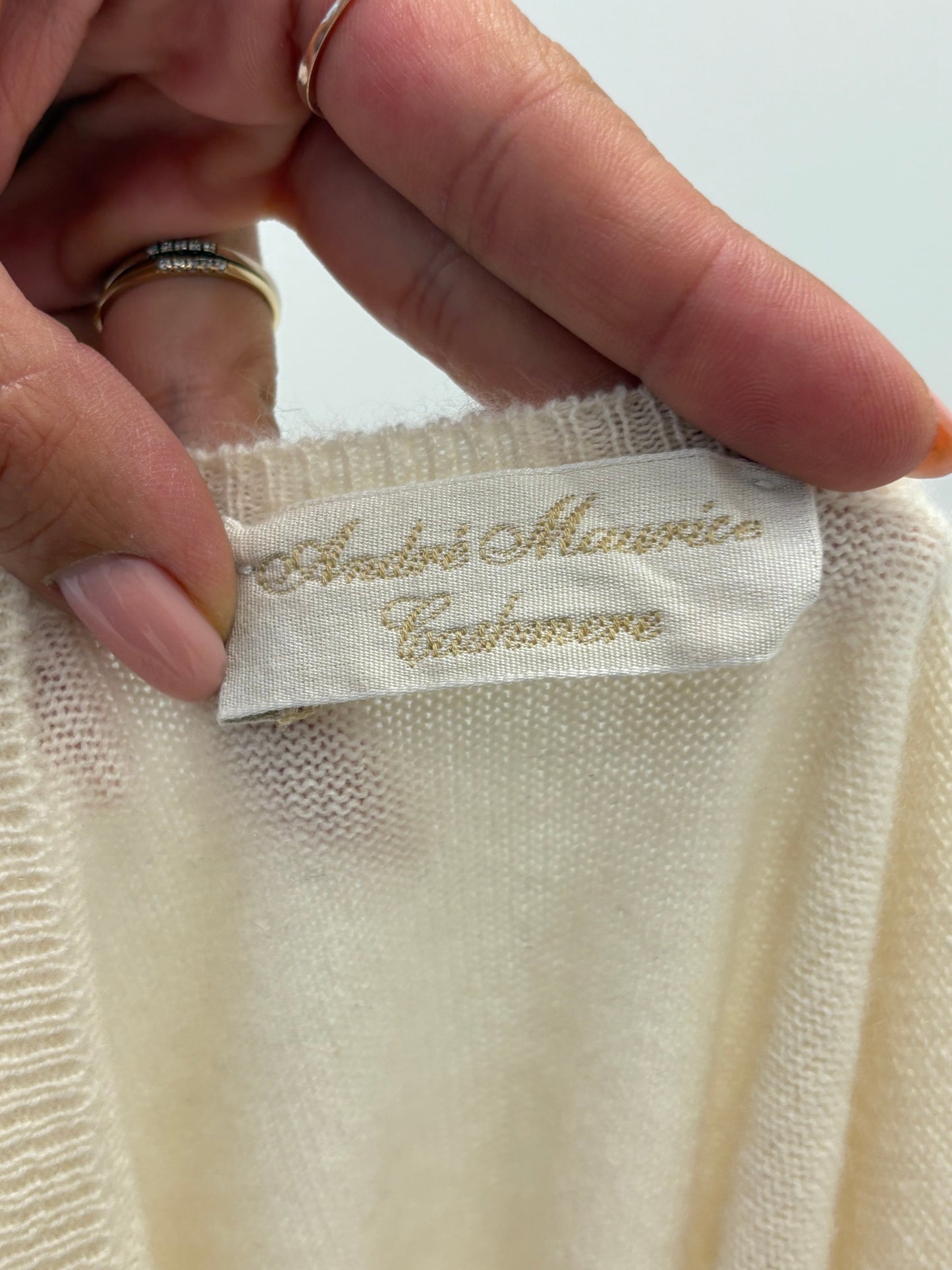 Top de brand luxury din cașmir butter white