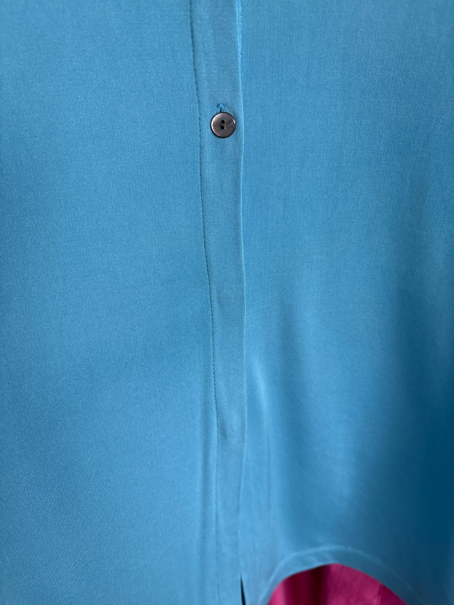 Top polo baby blue de grand luxury Les Copains din jerse de mătase naturală