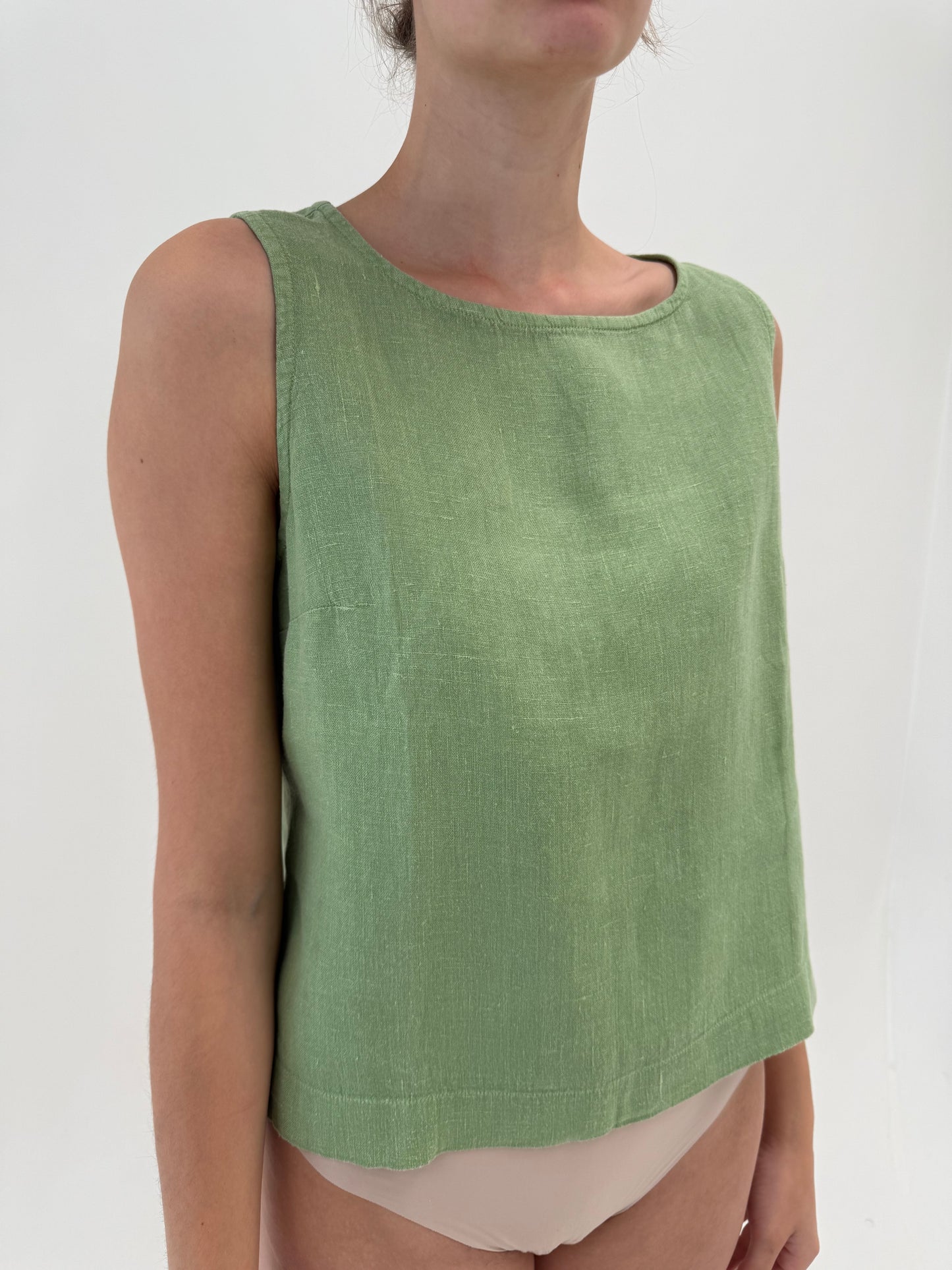 Top minimalist din panza de in verde pal