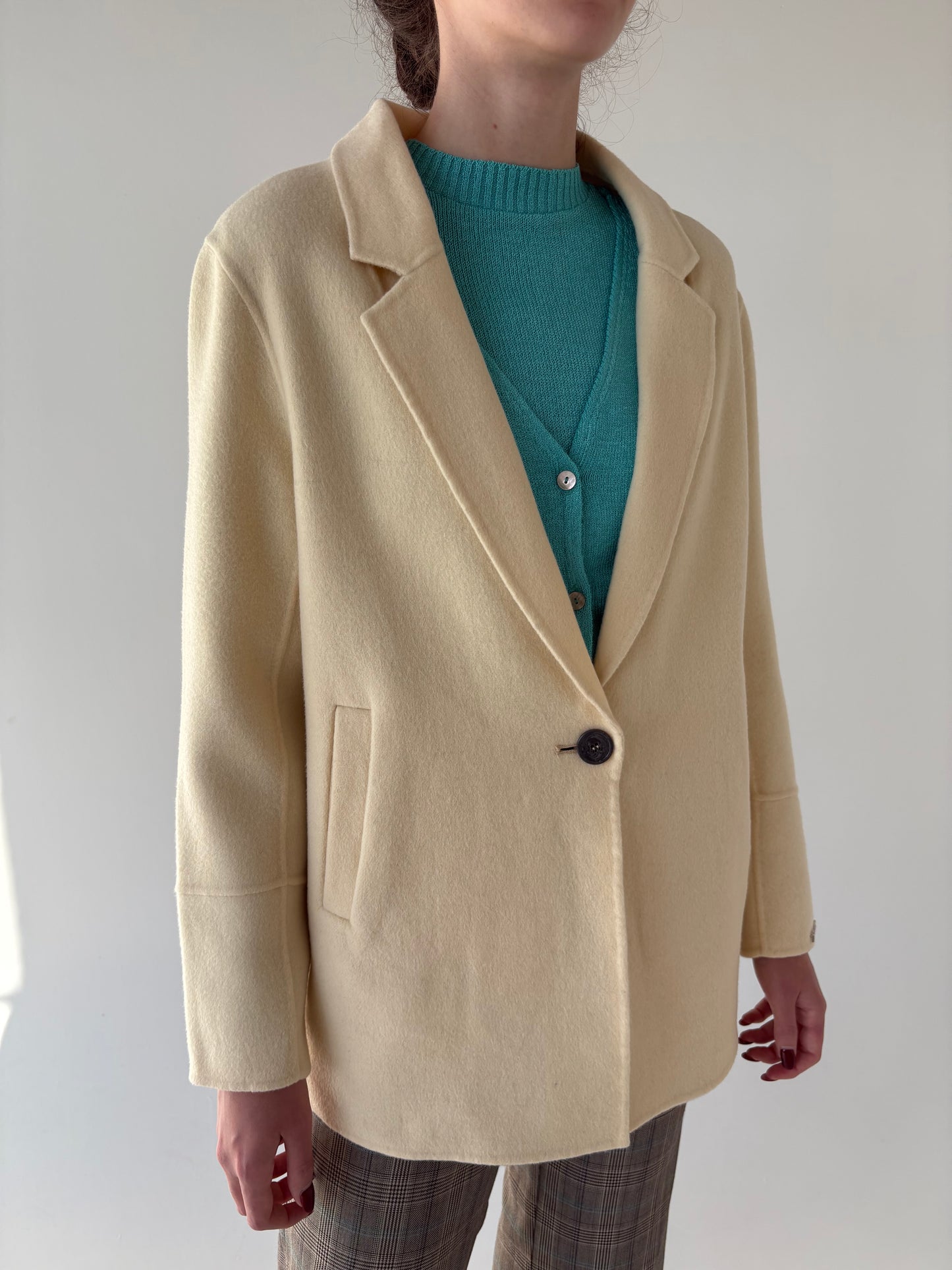 Paltonas luxury italian butter nude din stofă excepțională cu 2 fete de lana