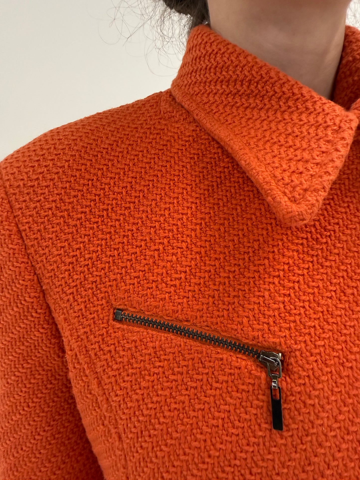 Jacheta cambrata oranj din tweed texturat superb din lana extrafina