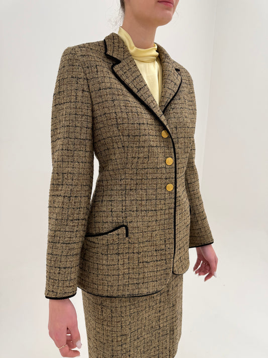 Deux piece uktra luxury Ferragamo din boucle de lana excepțional