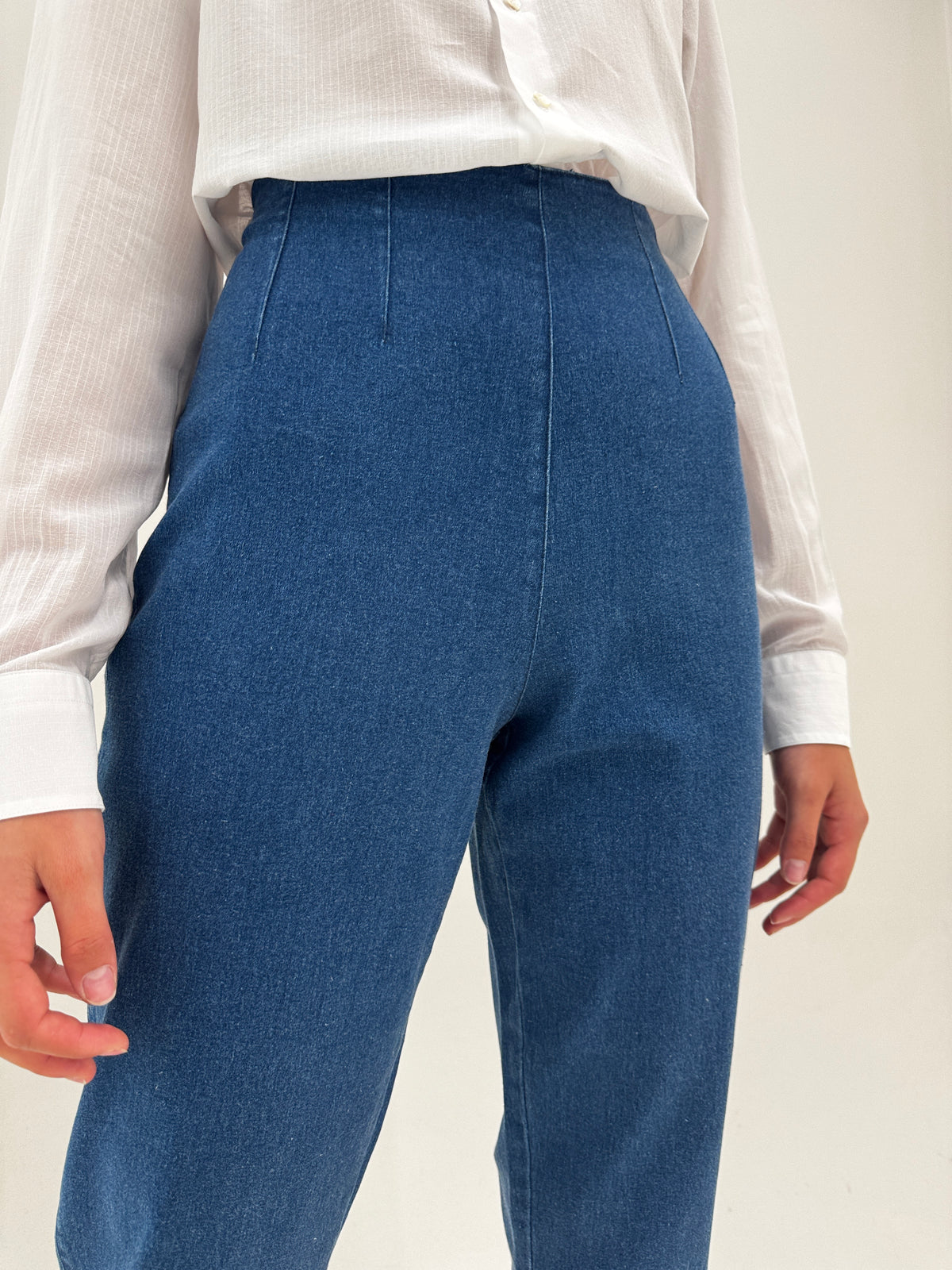 Jeans vintage cu talie extrem de înaltă fără efect prespalat cu solduri generoase