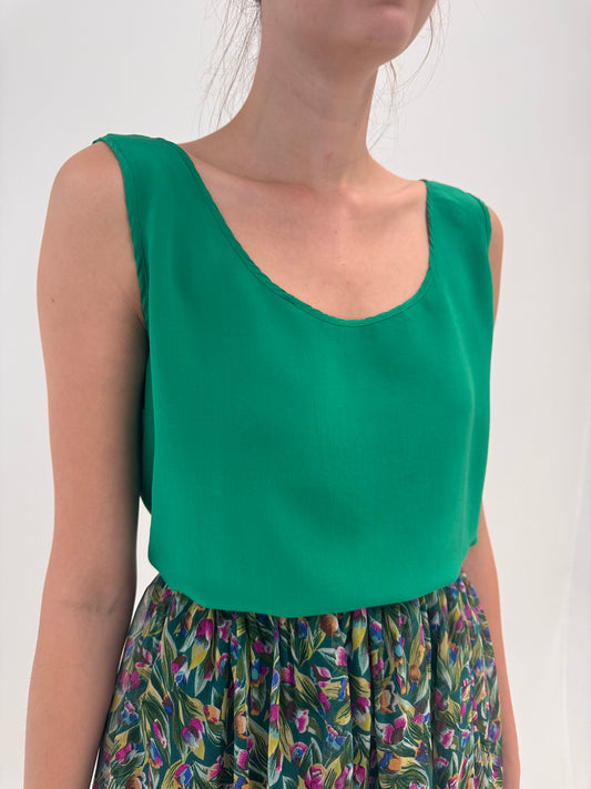 Top italian emerald green din mătase naturală în croi minimalist