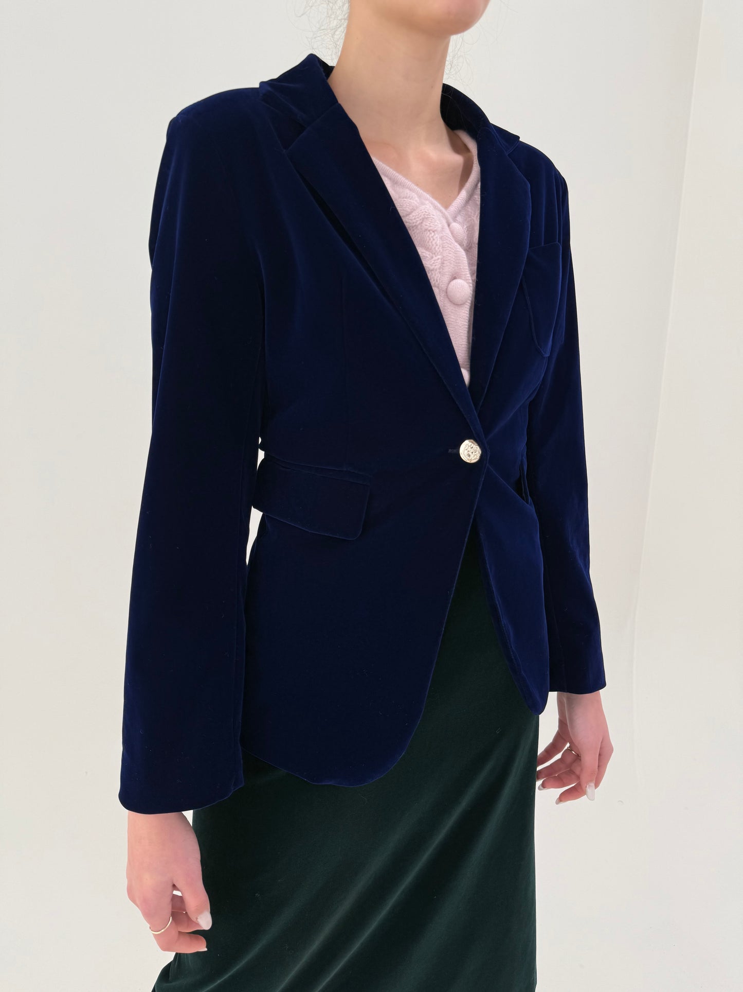 Sacou excepțional din catifea indigo blue cu închidere tip smoking