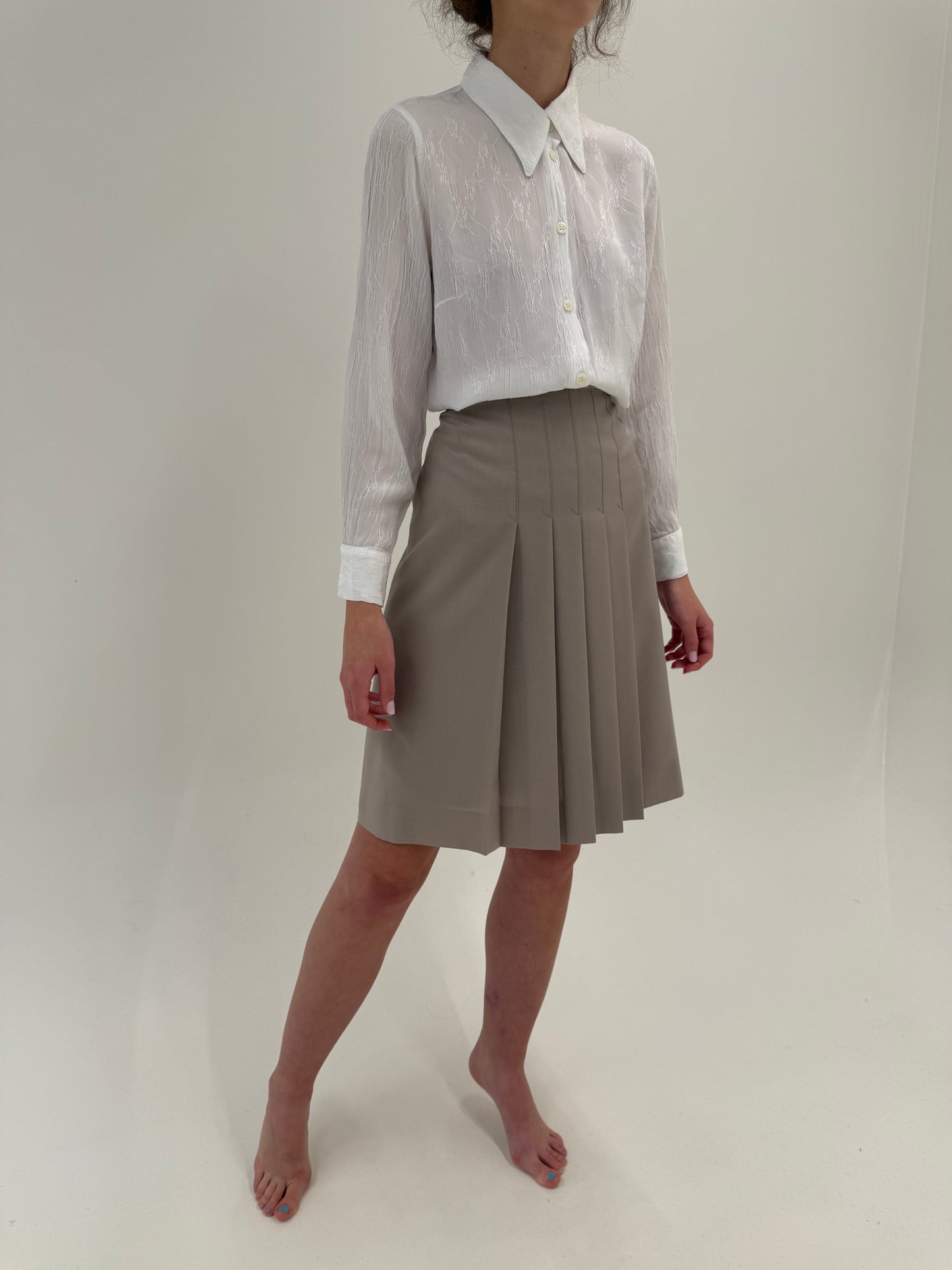 Fustă plisată nude cu talie ultra ianlga marcată din lana extrafina