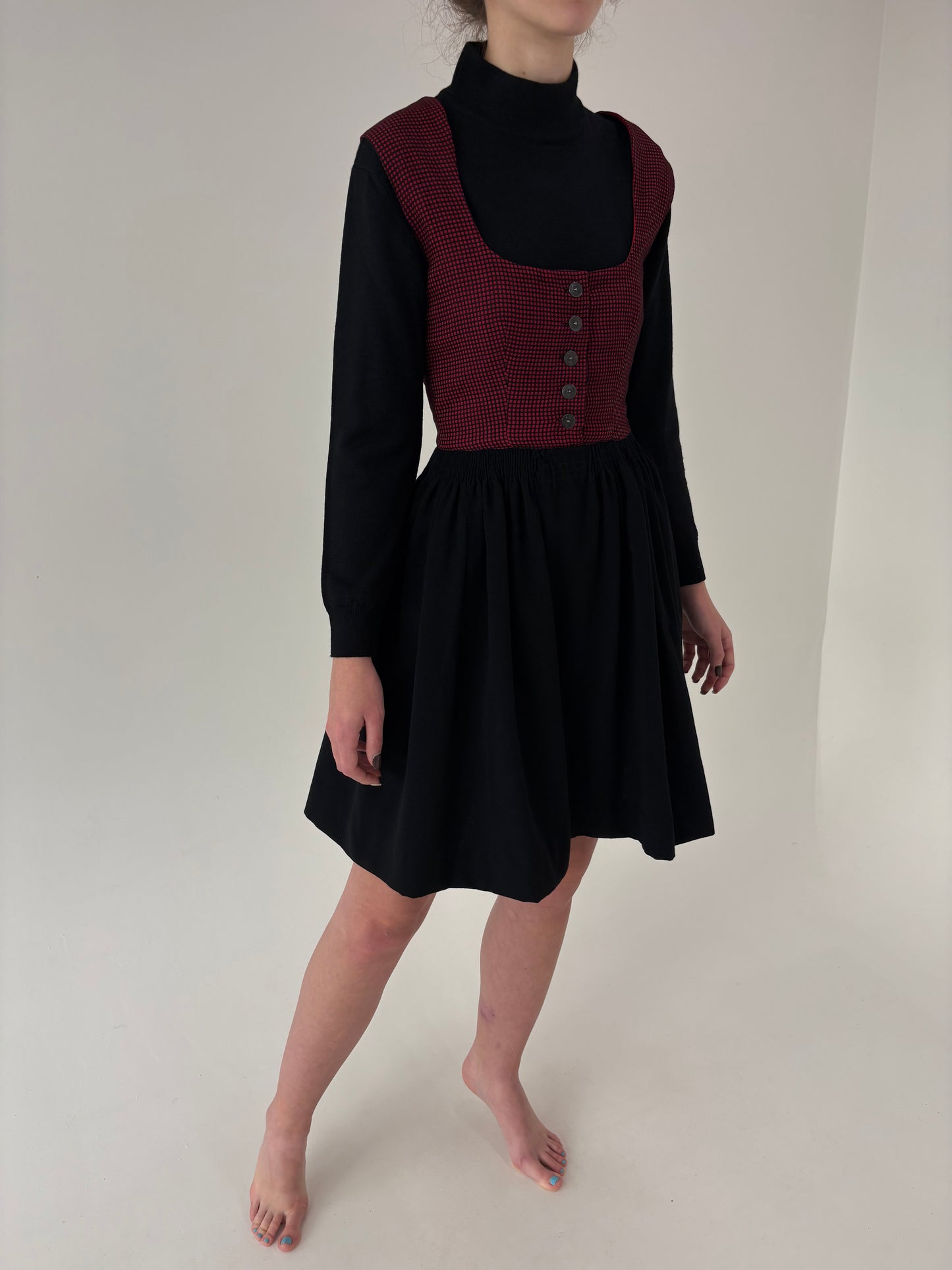 Rochie vintage din 2 tipuri de lana cu corsaj și fusta extrem de amplă