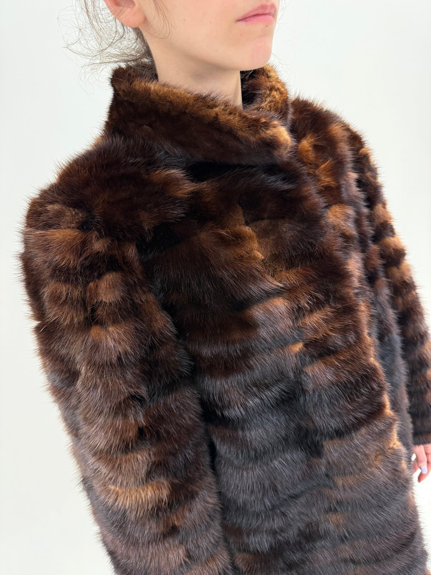 Blană naturală de muskrat în nuanțe superbe de chocolate brown