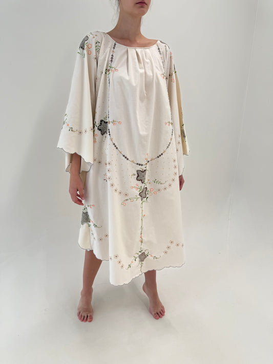 Kaftan vintage din pânză de bumbac cu broderie manuală excepțională light nude