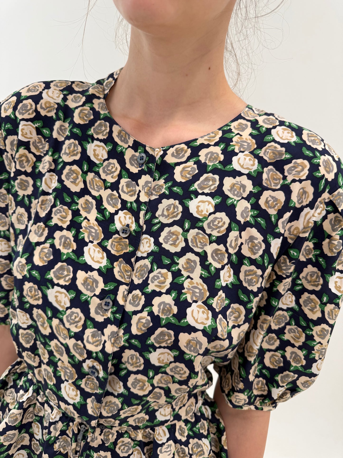 Rochie italiană din mătase naturală cu talie ultra marcată elastică și peplum
