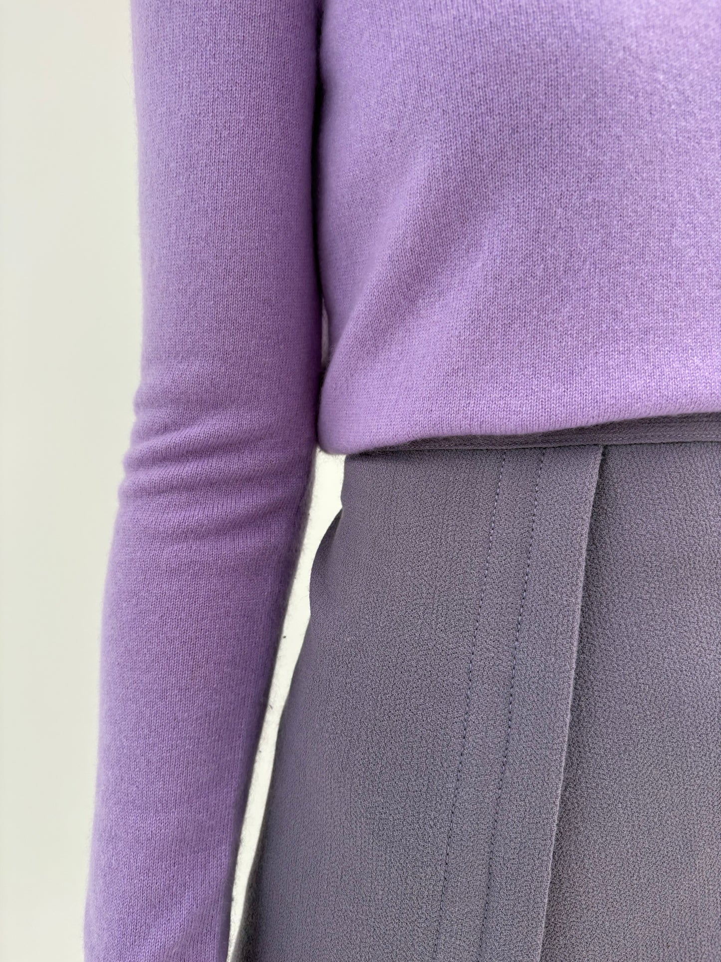 Set old vintage couture anii 70 din creppe de lana extrafina dusty lavender