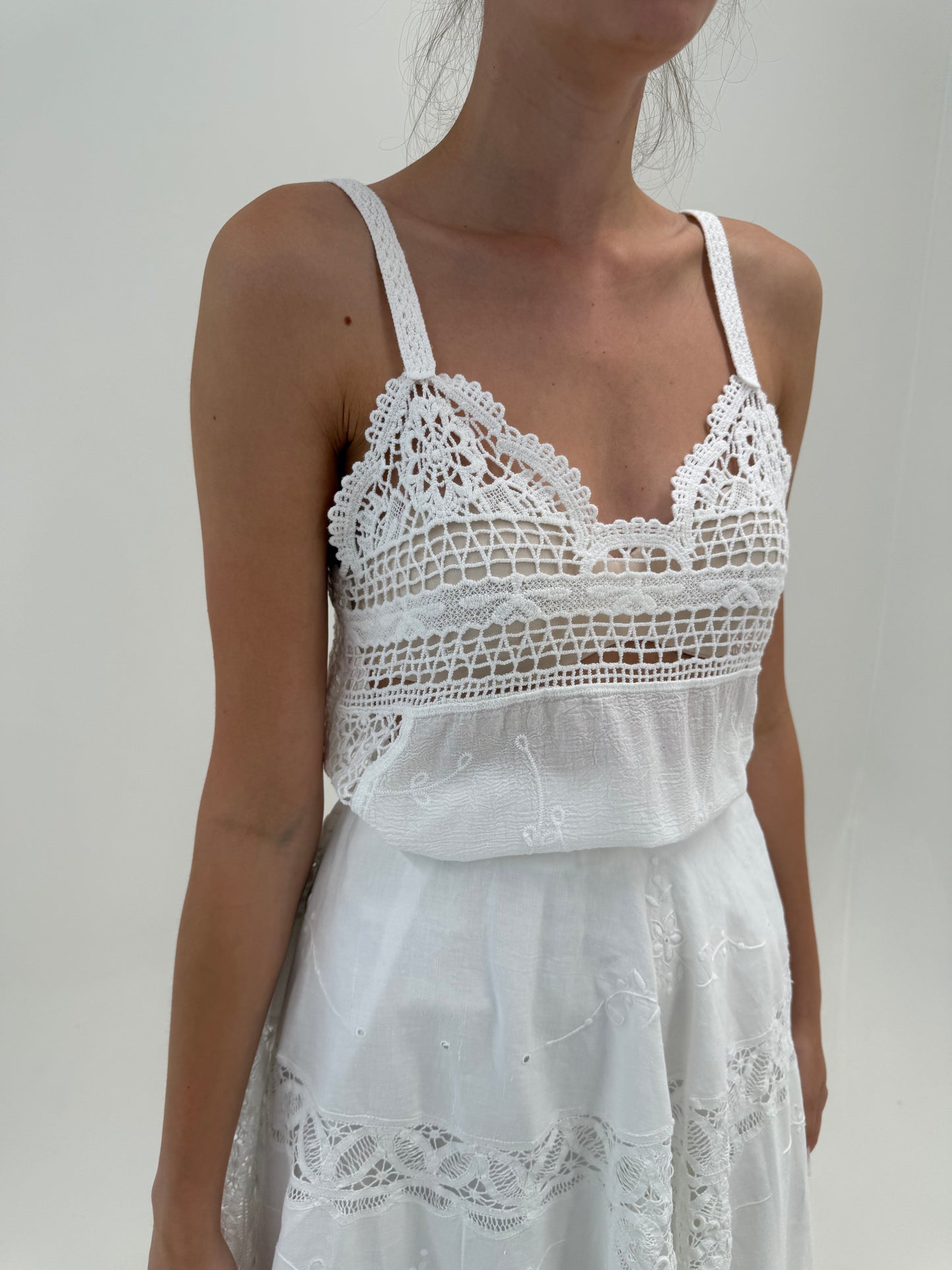 Top superb din macrame excepțional și cel mai fin bumbac