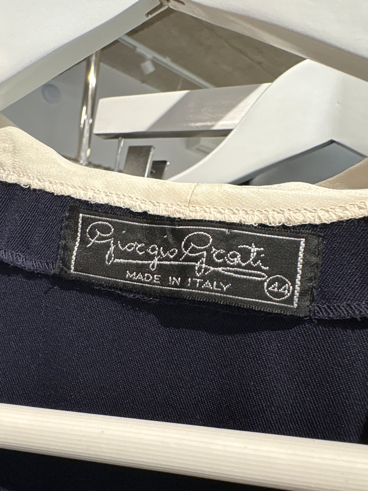 Rochie vintage în croi elaborat din lana extrafina și mătase cu guler contrastant