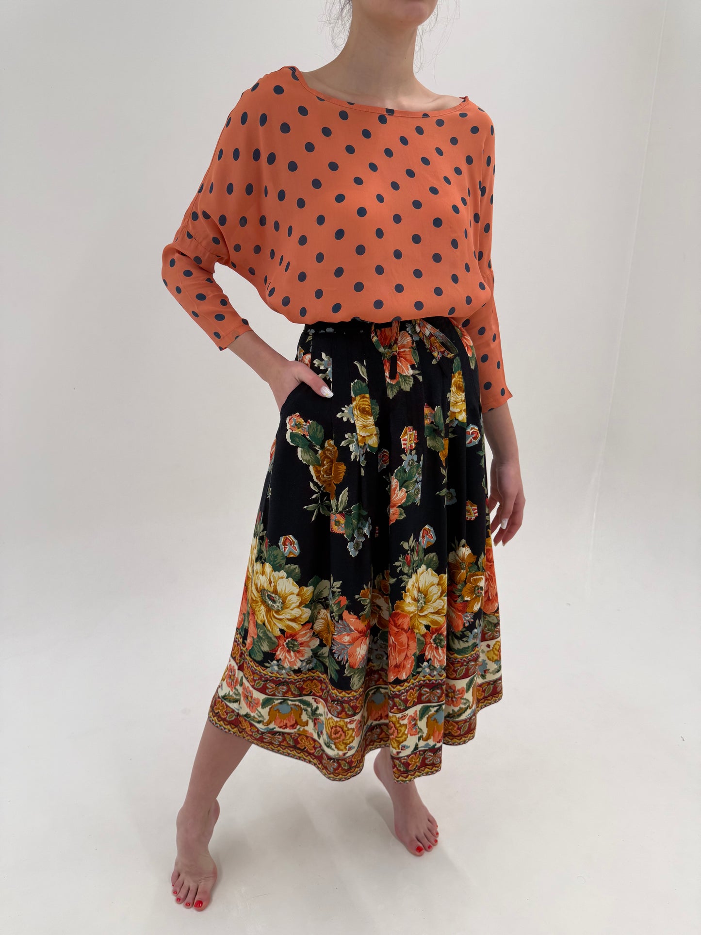 Fustă vintage superbă cu print floral și buzunare midi spre maxi