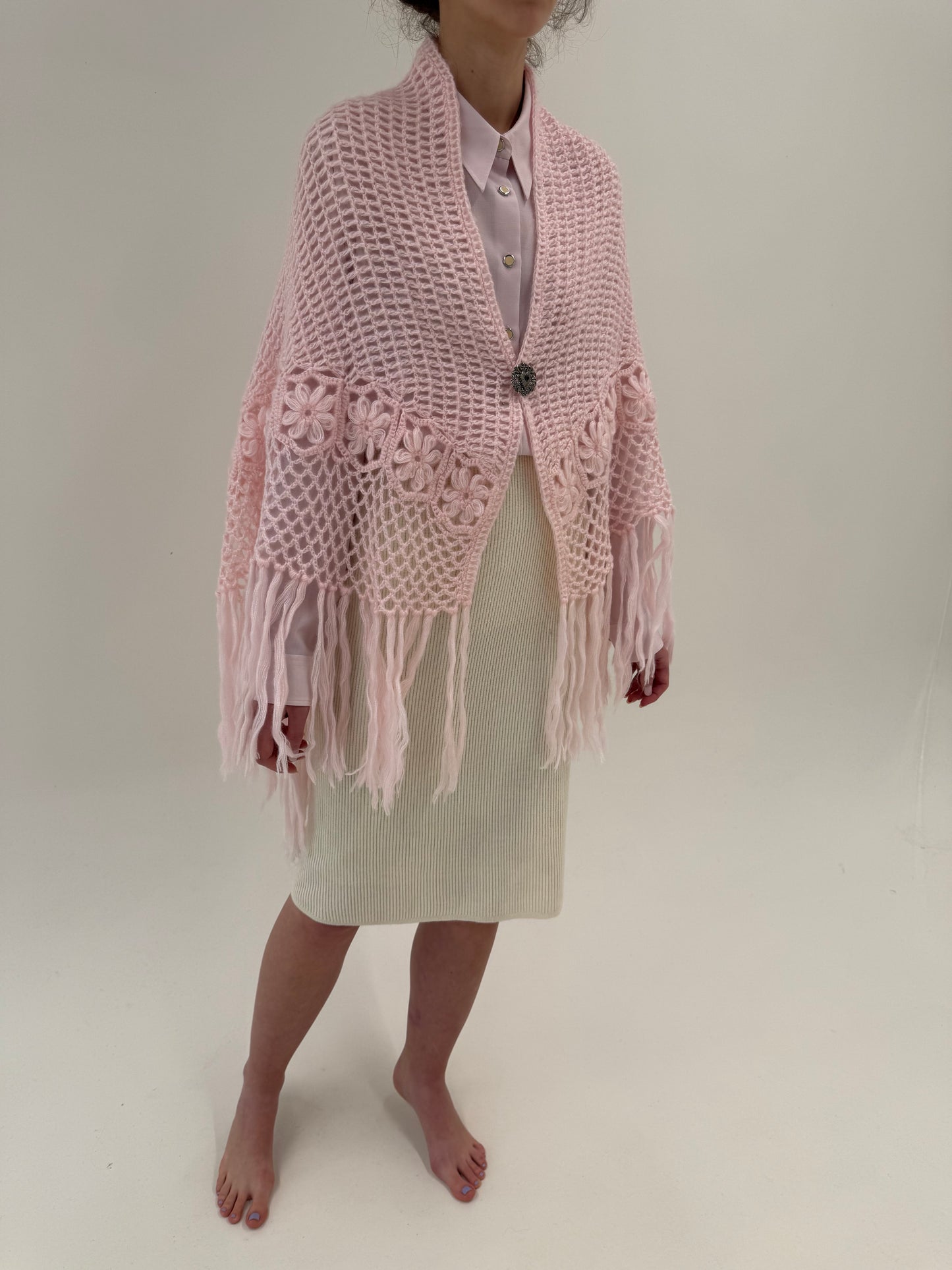 Capa vintage italiană roz pudrat lucrată manuală din lana extrafina