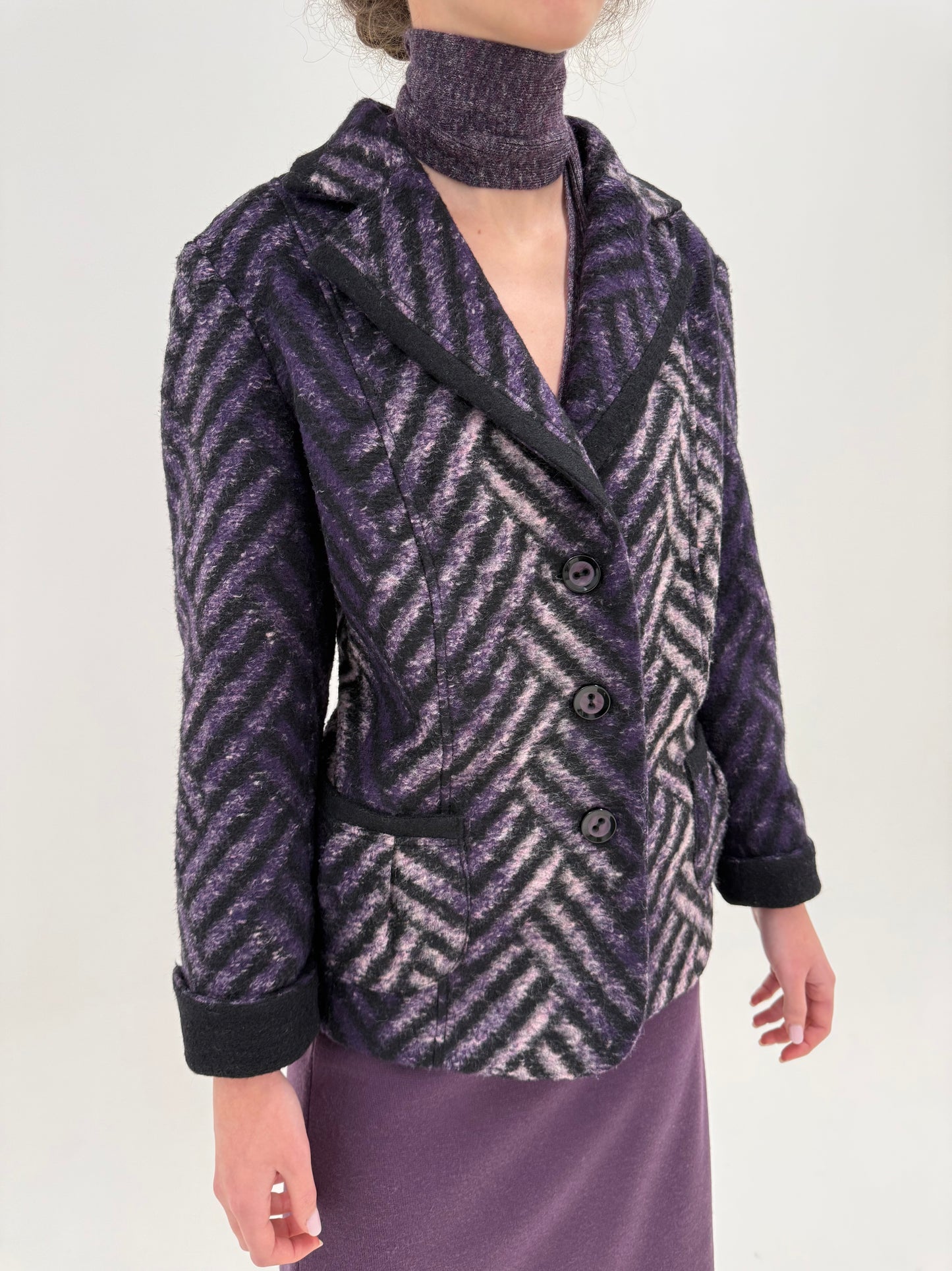 Sacou confort din boiled wool gros in croi ușor cambrat