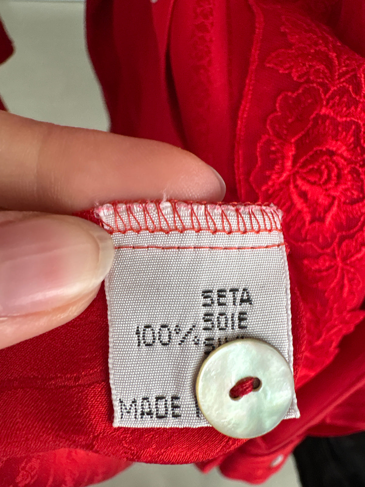Cămașa vintage italiană din mătase naturală și dantelă chantily cherry red