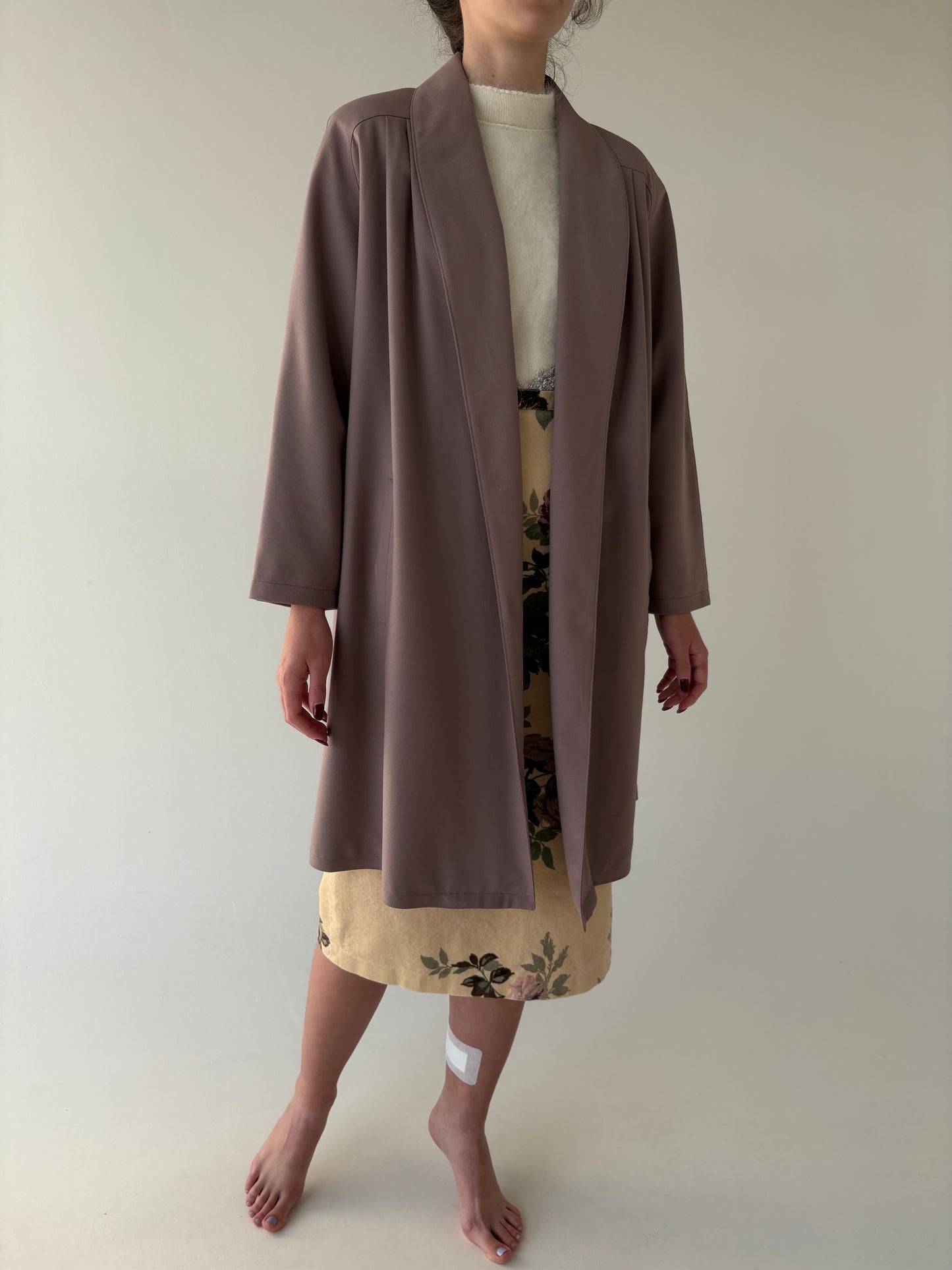 Pardesiu în croi în stil Balenciaga din lana pura virgină certificată