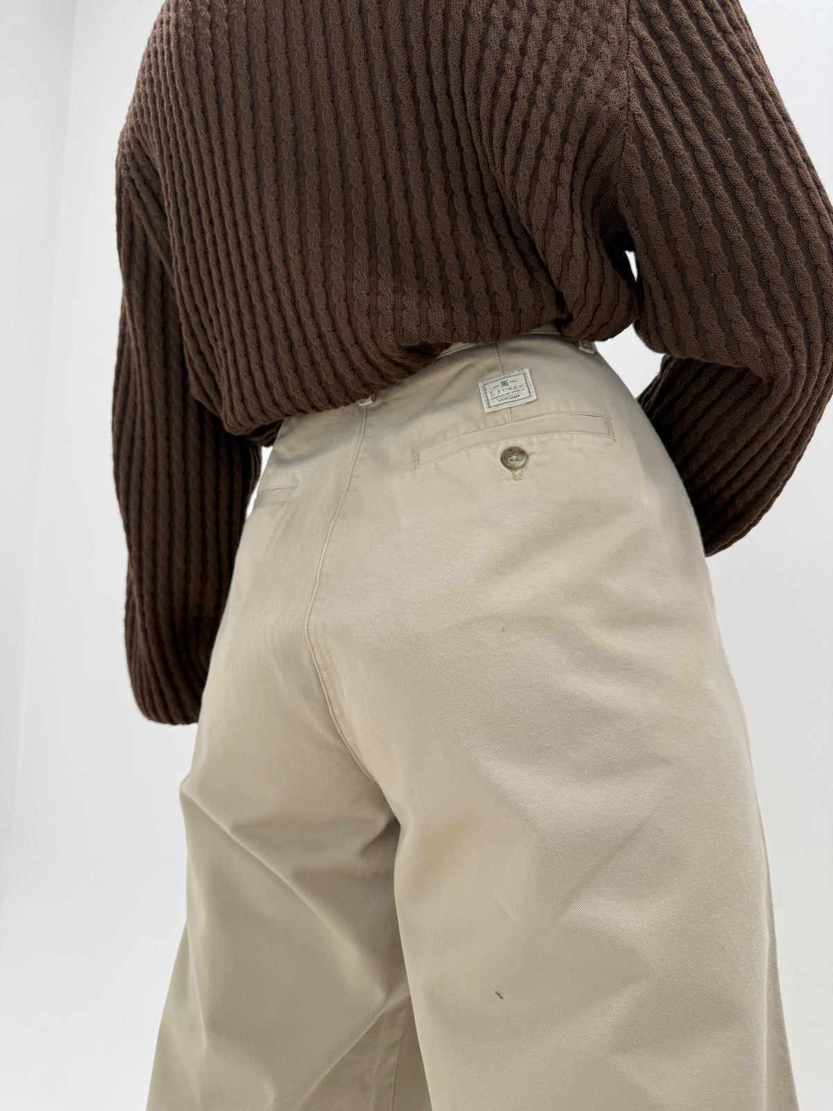 Pantaloni Ralph Lauren camel cu pense și talie ultra înaltă din heavy cotton twill