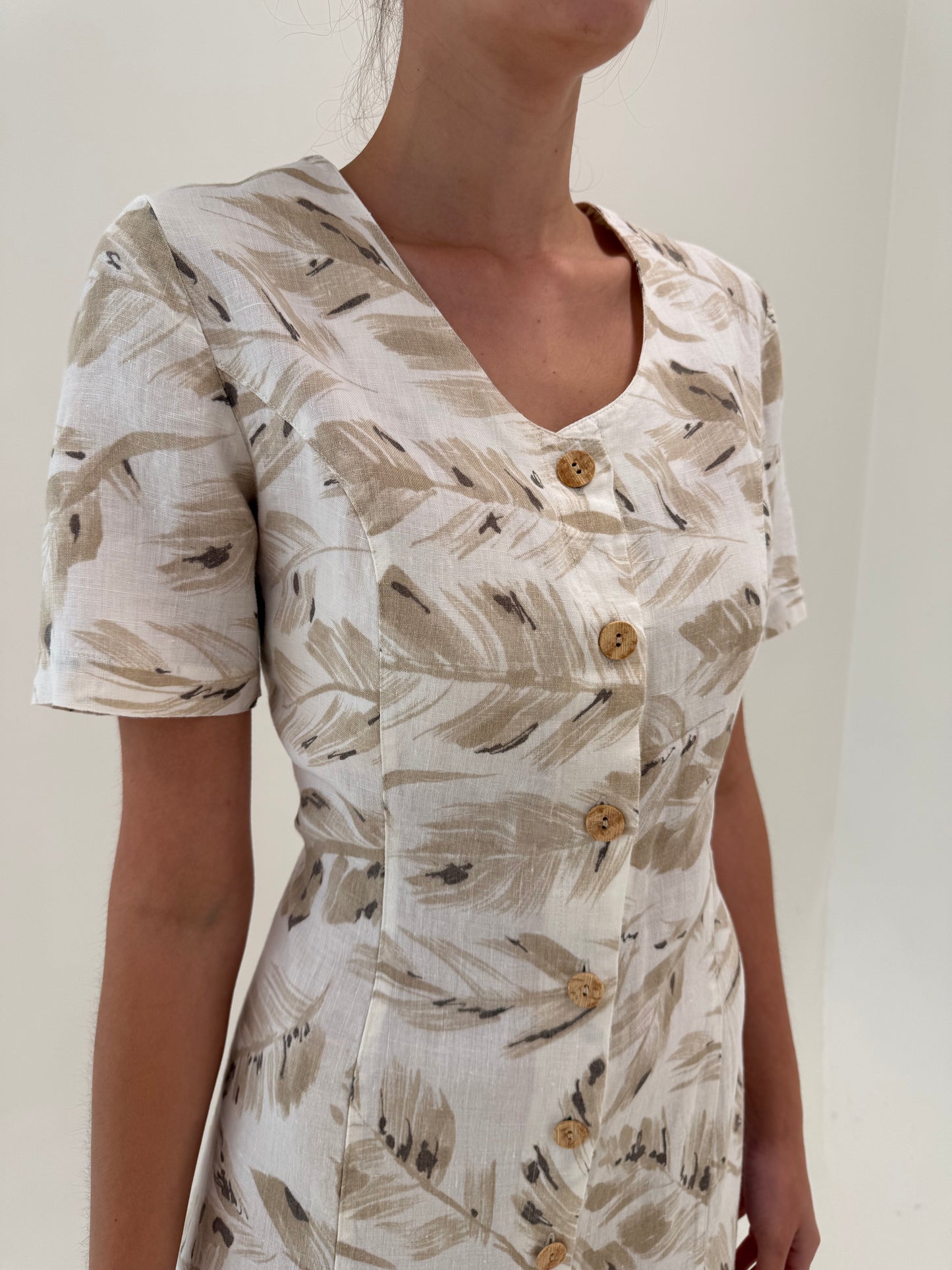 Rochie italiană din in premium cu print delicat în nuanțe neutre și talie marcată