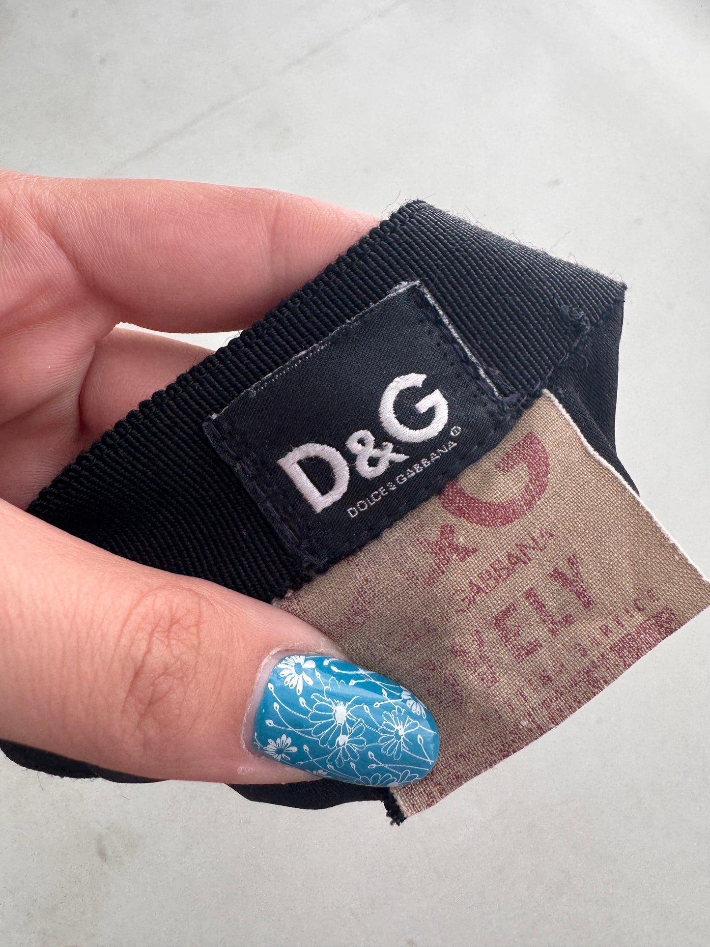 Fustă neagră Dolce&Gabbana vintage în croi clasic cu pliseuri asimetrice