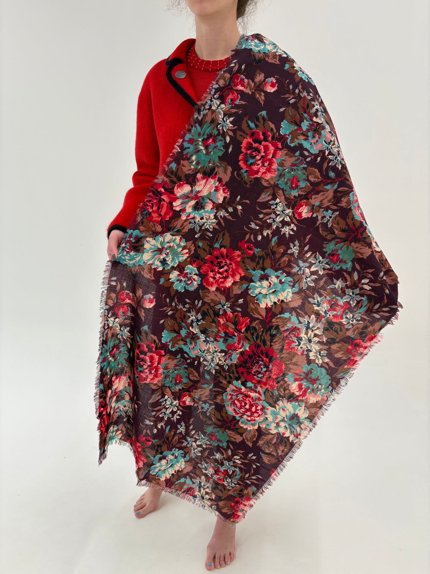 Eșarfă XXXL din lana extrafina chocolate brown cu print floral superb