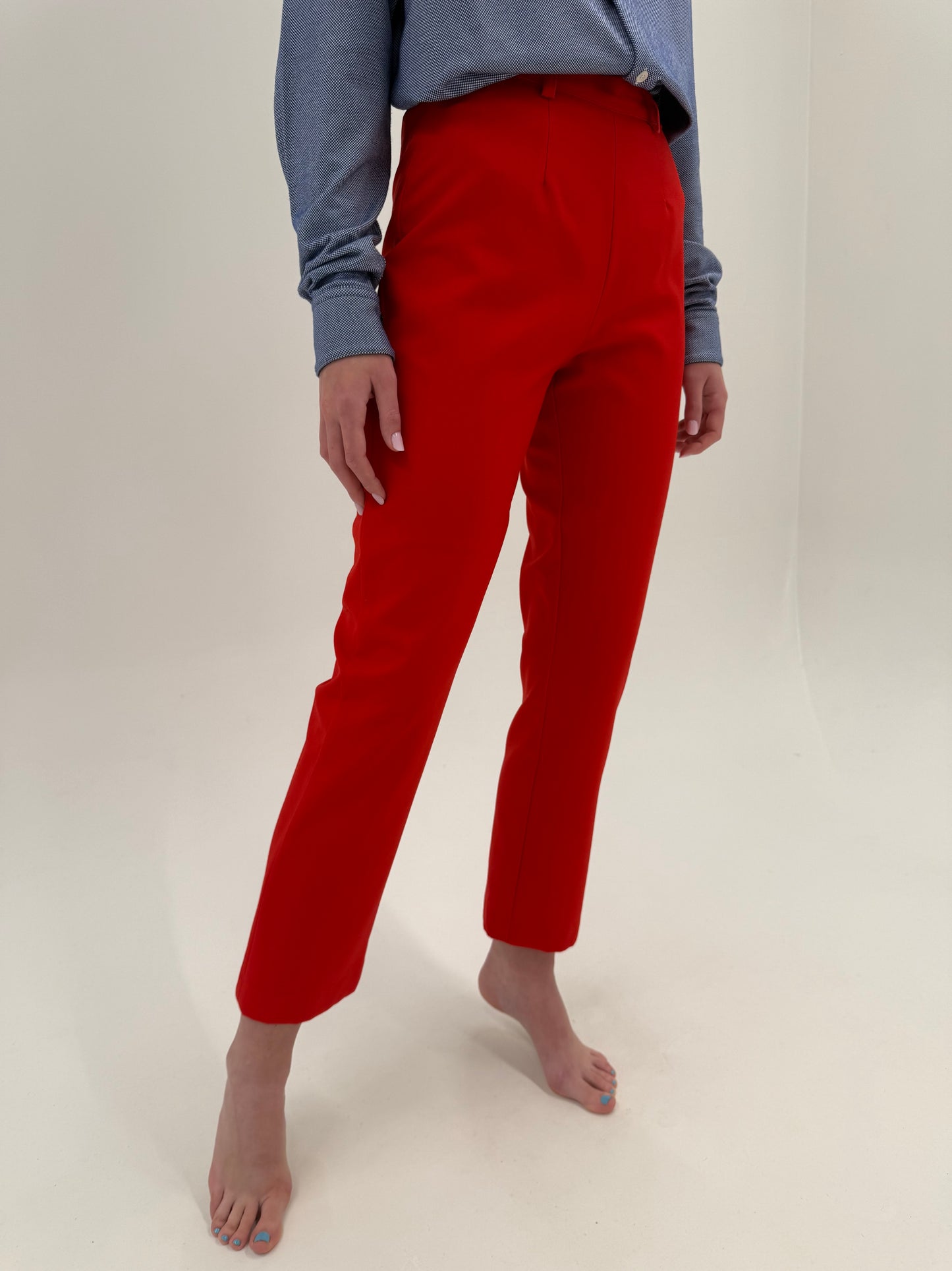 Pantaloni cherry red cu talie ultra înaltă marcată din lana extrafina