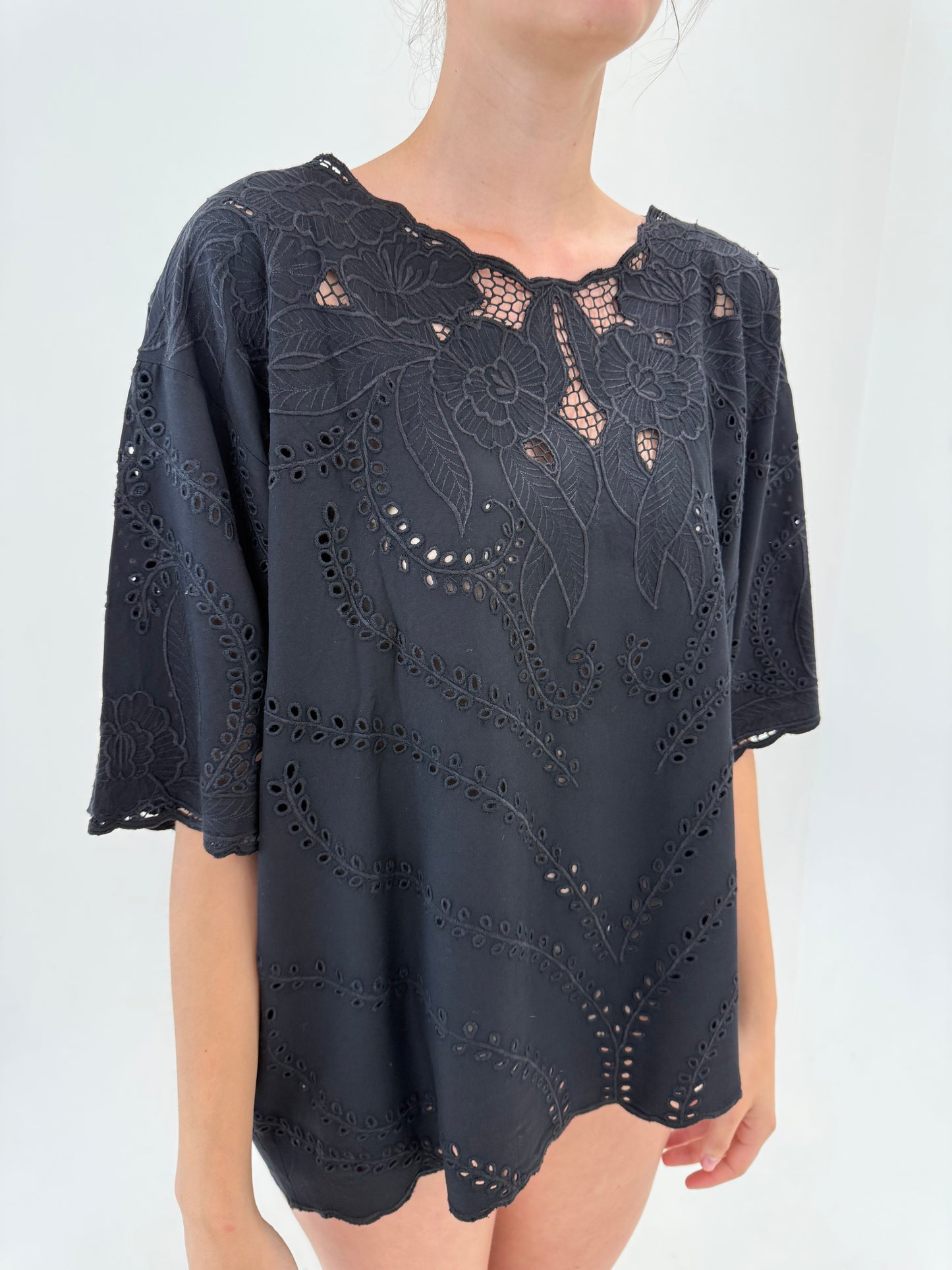 Top vintage negru plus size cu lucrătură și broderie excepționale