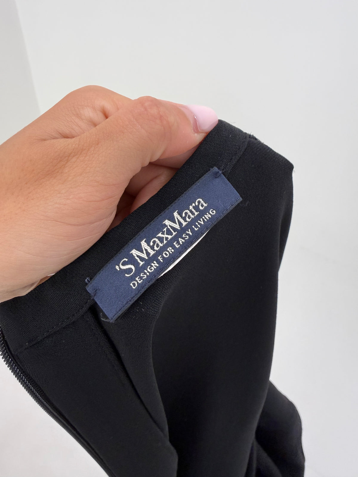 Rochie neagră Max Mara din jersey plin excepțional de la business la cocktail