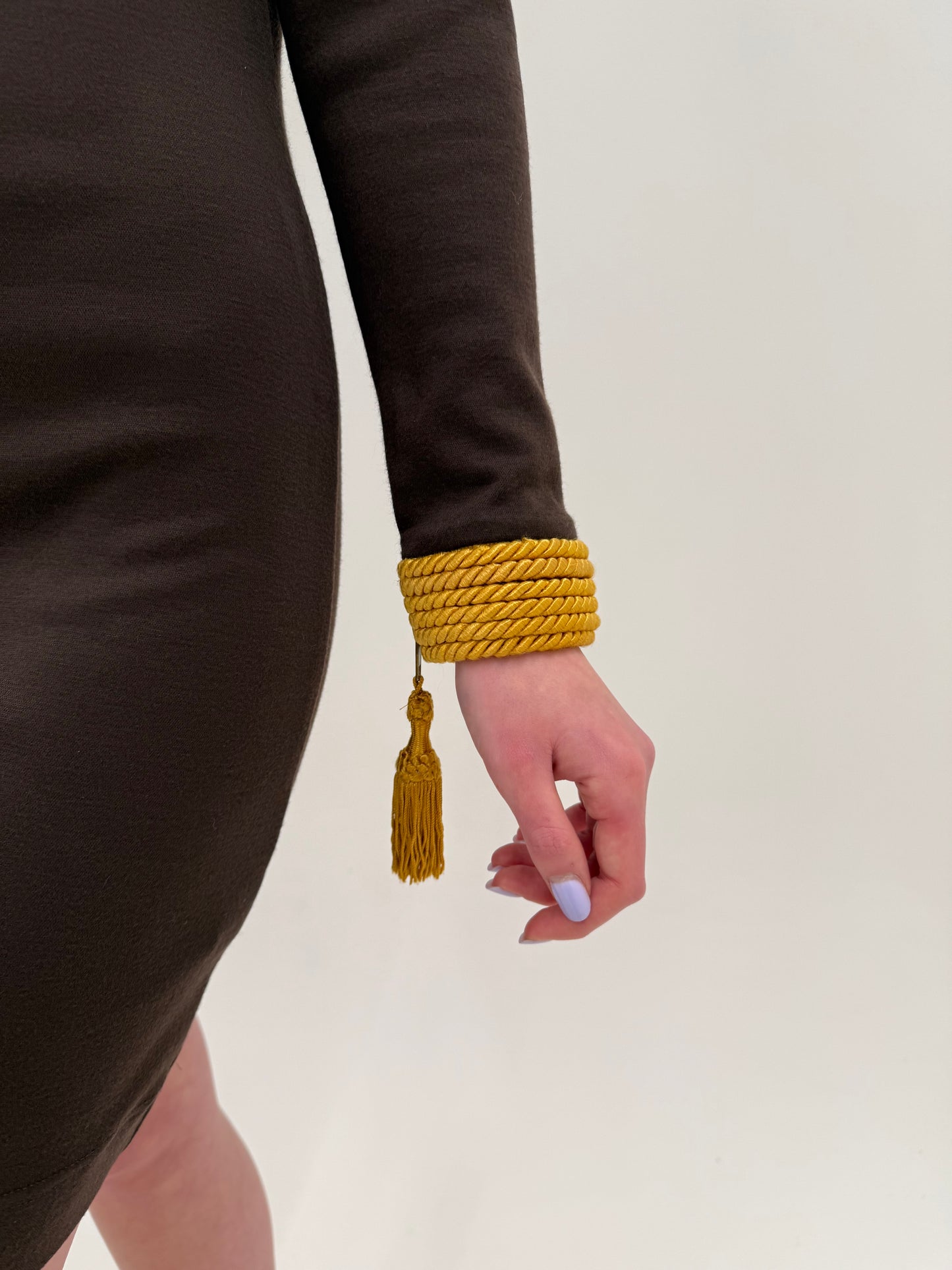 Rochie vintage Moschino anii 90 cu detalii army inspired foarte în trend