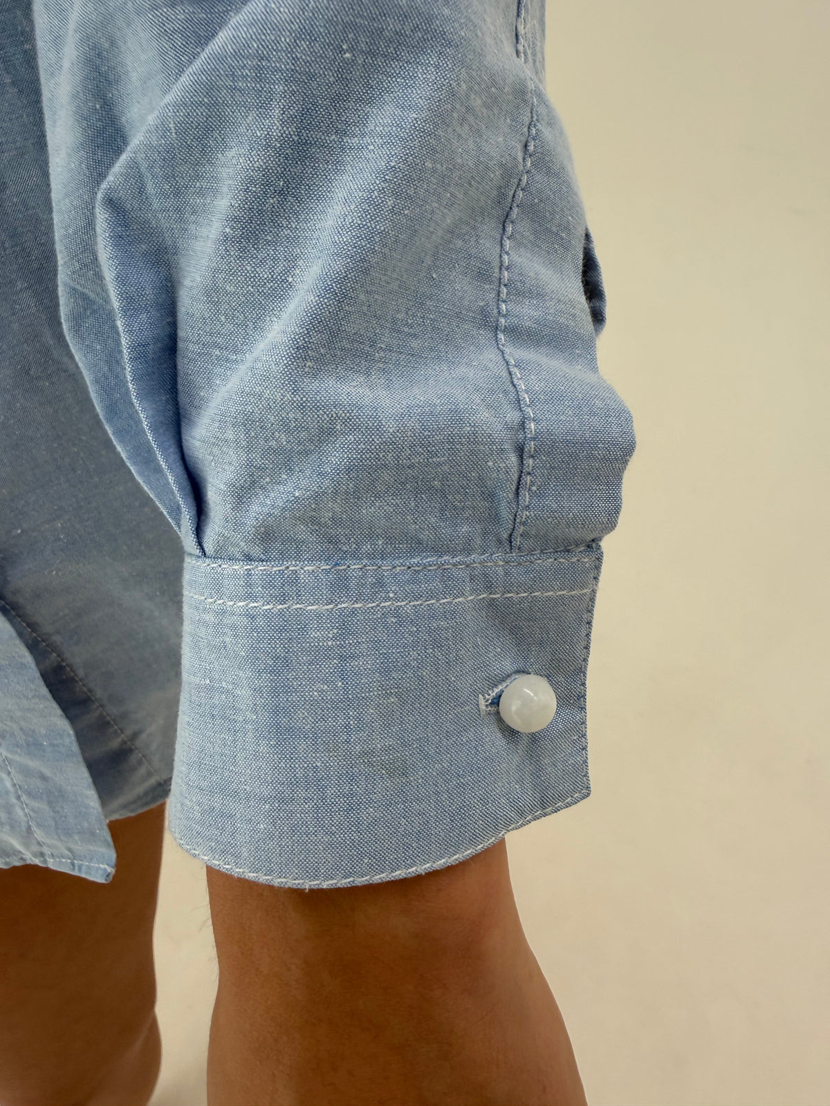 Cămașa vintage cu aplicații perle și broderie din bumbac gros baby blue