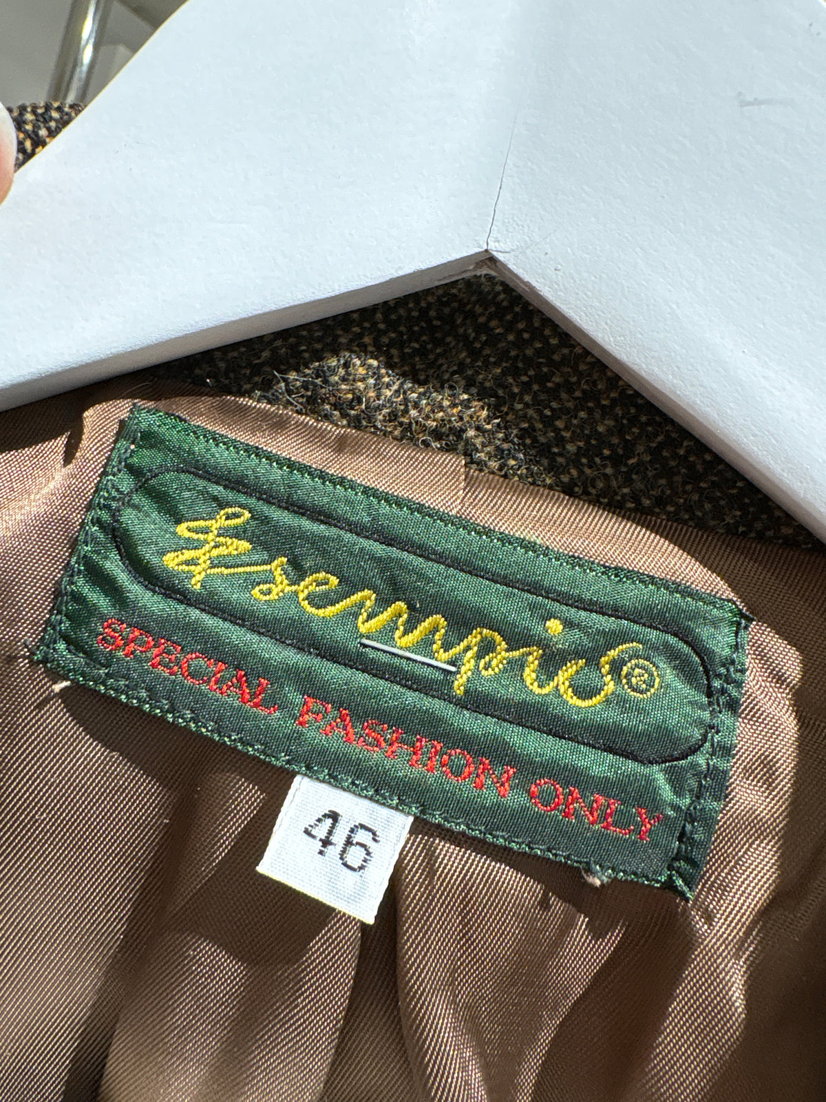 Sacou italian cu revere late din tweed Donegal cu negru și camel din lana extrafina