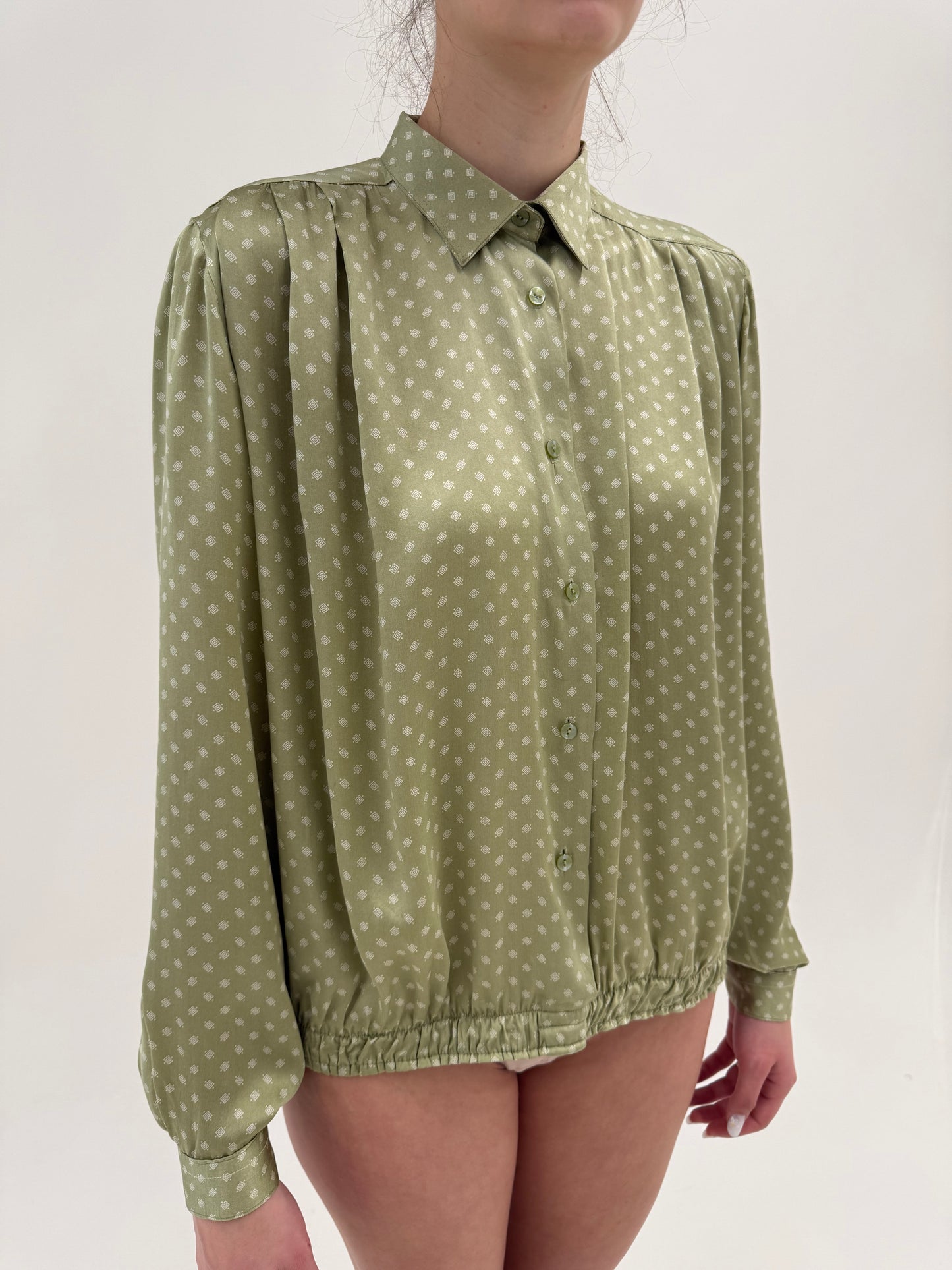 Cămașa vintage sage green din mătase naturală satinata în croi amplu