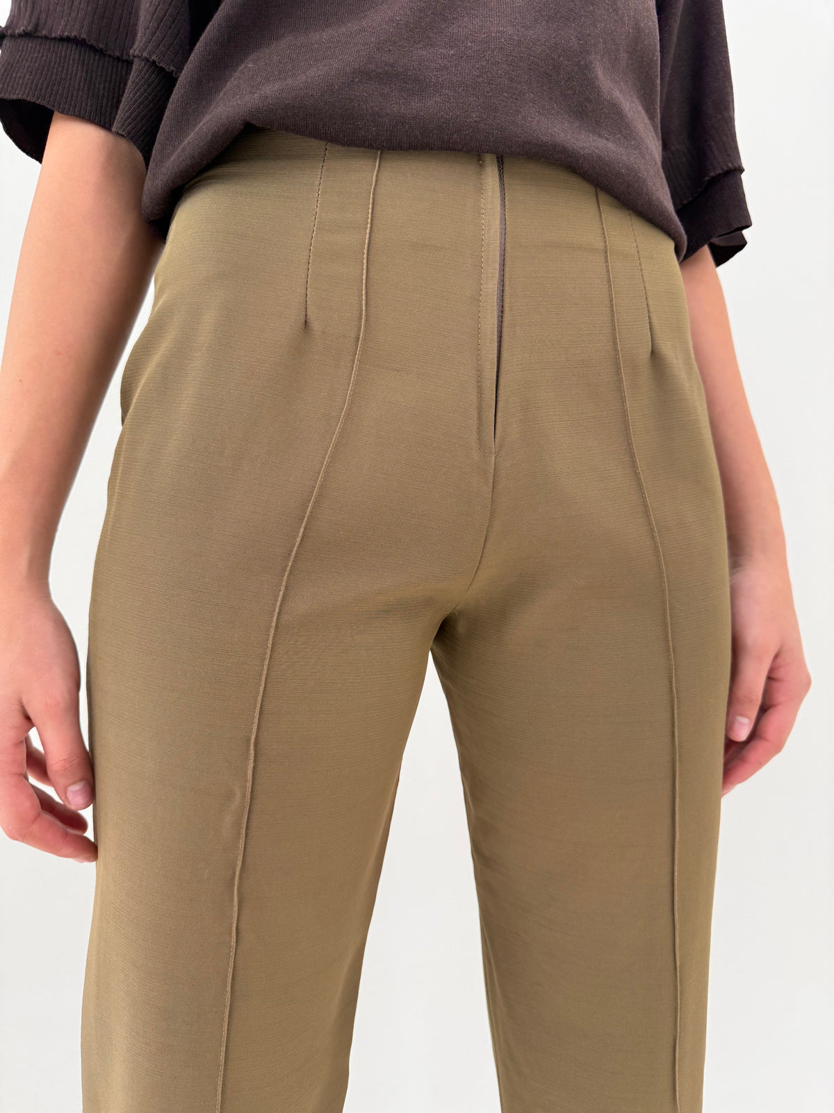 Pantaloni țigaretă camel din lana extrafina petite cu talie ultra înaltă