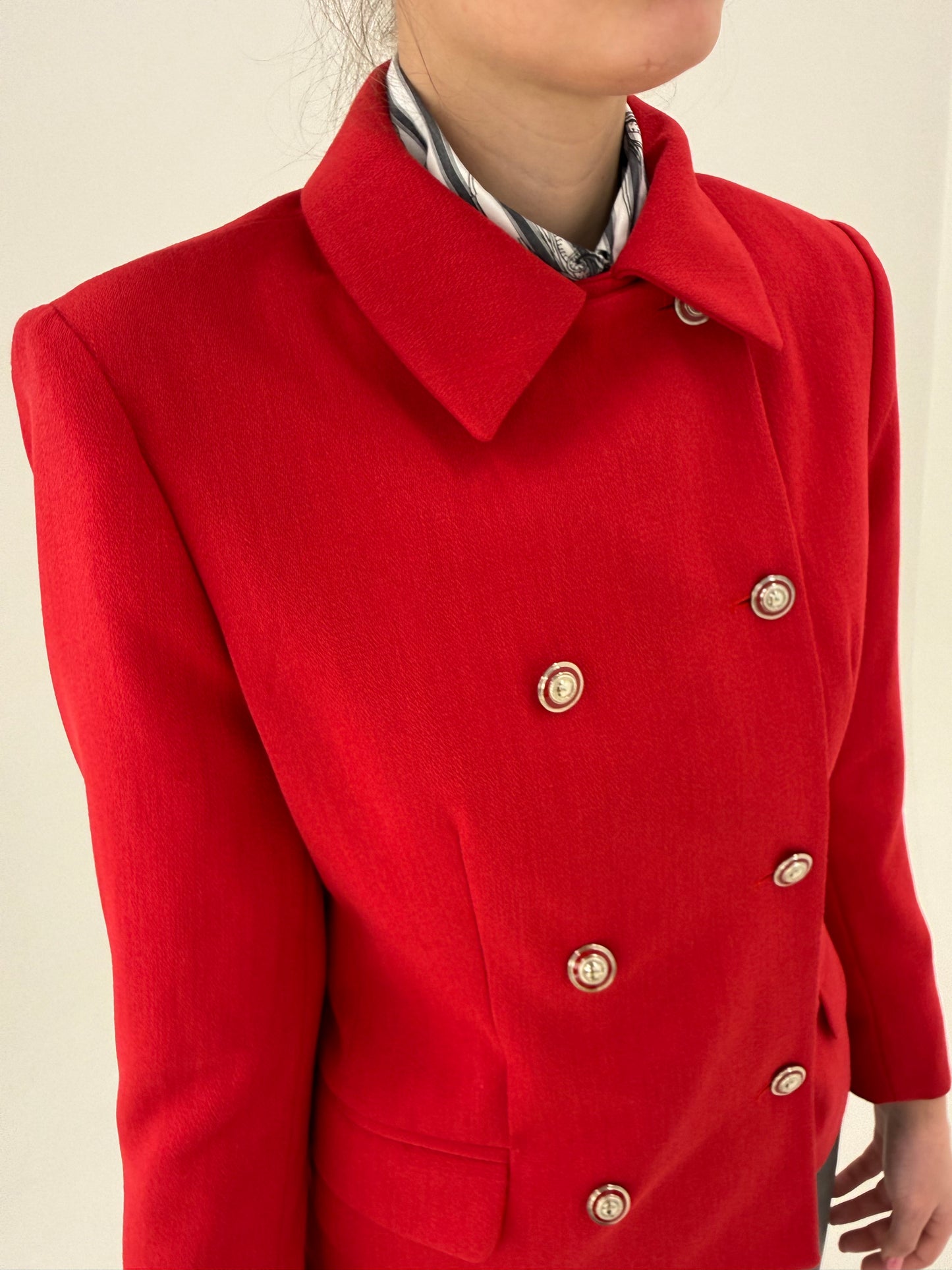 Sacou roșu tip jachetă cu închidere dublă din lanita extrafina