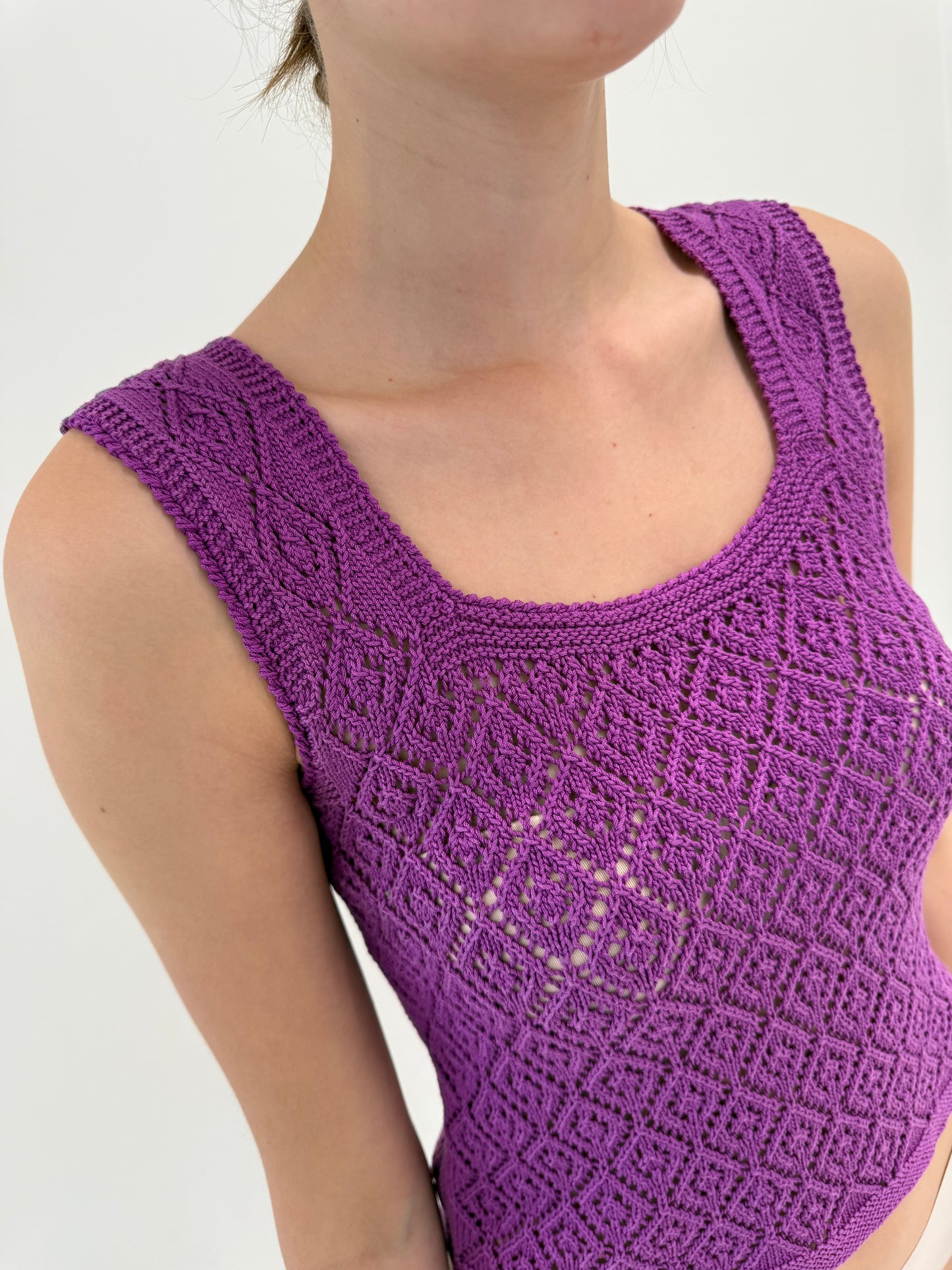 Top vintage din bumbac macrame electric lavender