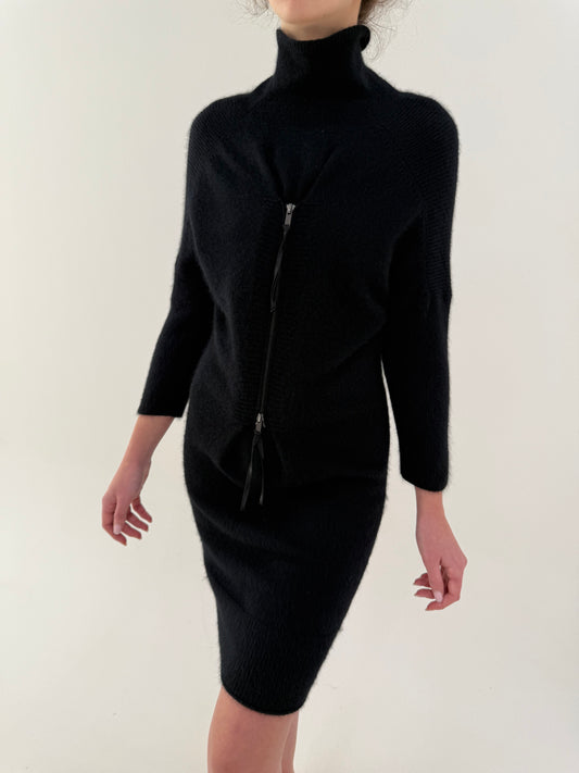 LBD cu influențe casual din lana extrafina și Angora în croi modern