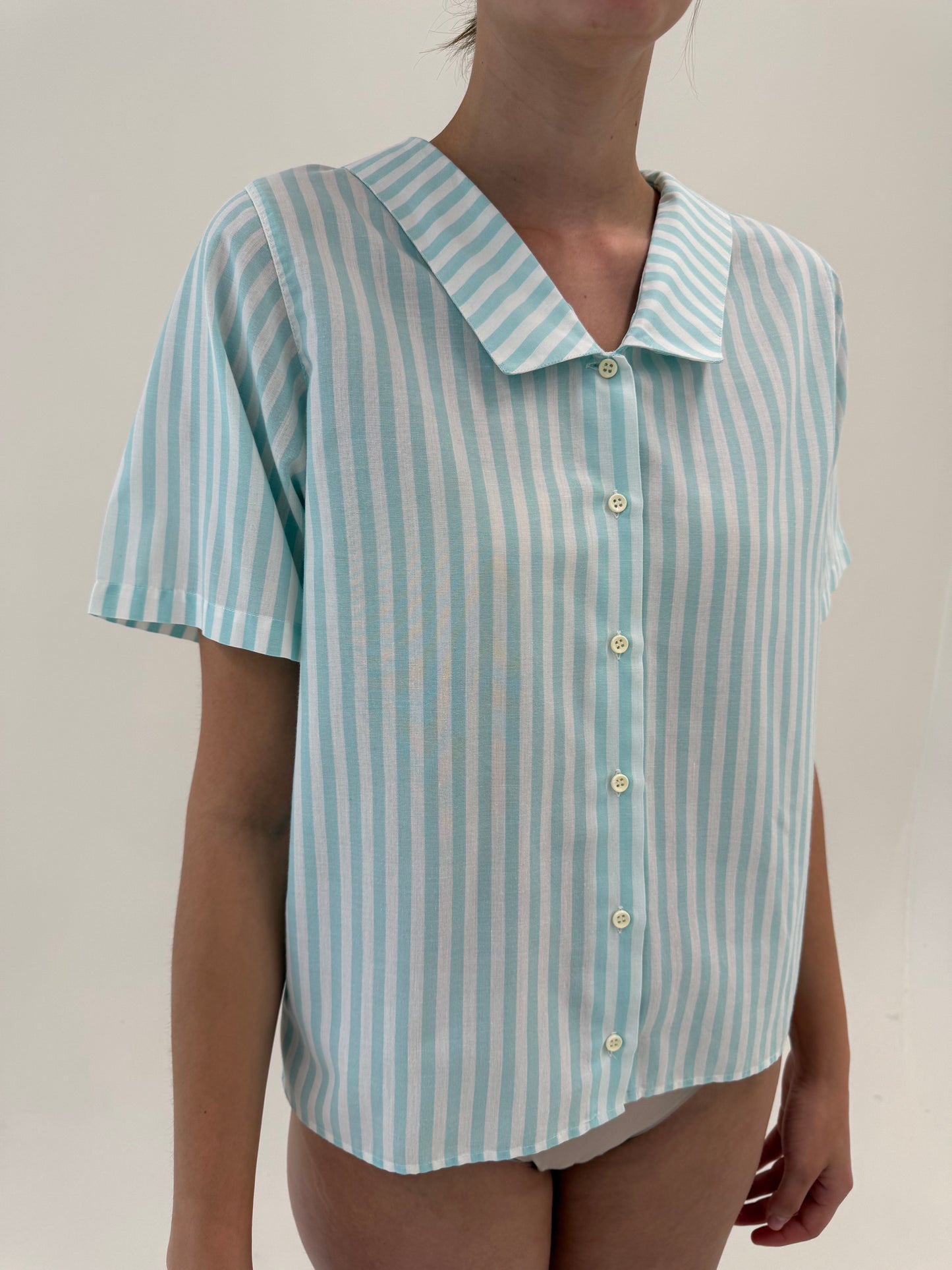Cămașa vintage în dungi fine mint green din panzica de bumbac