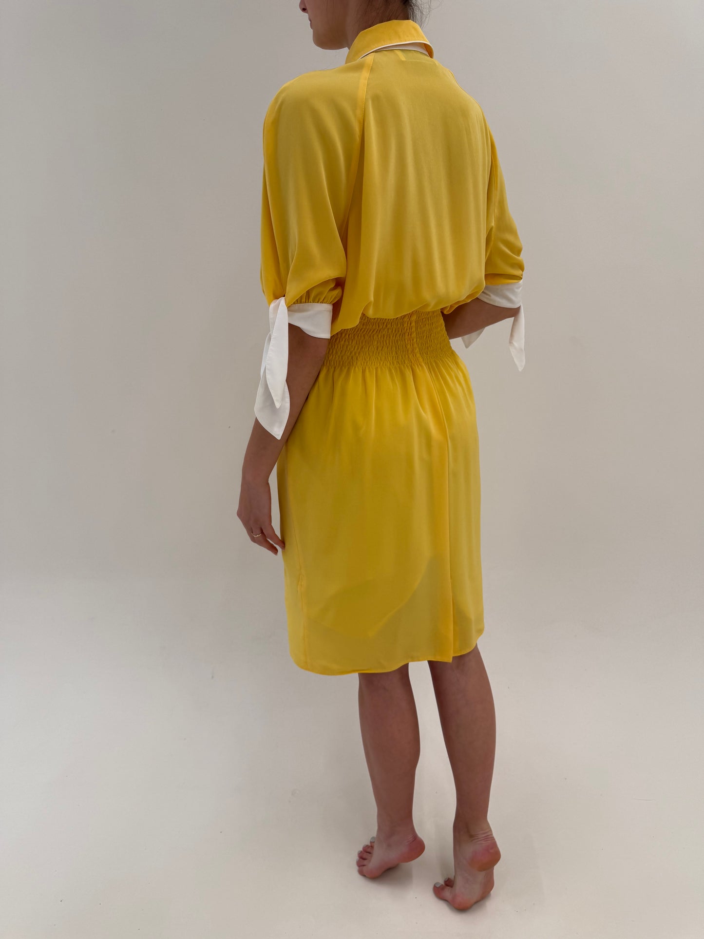 Rochie ultra chic butter yellow cu talie elastică ultra marcată înaltă și buzunare