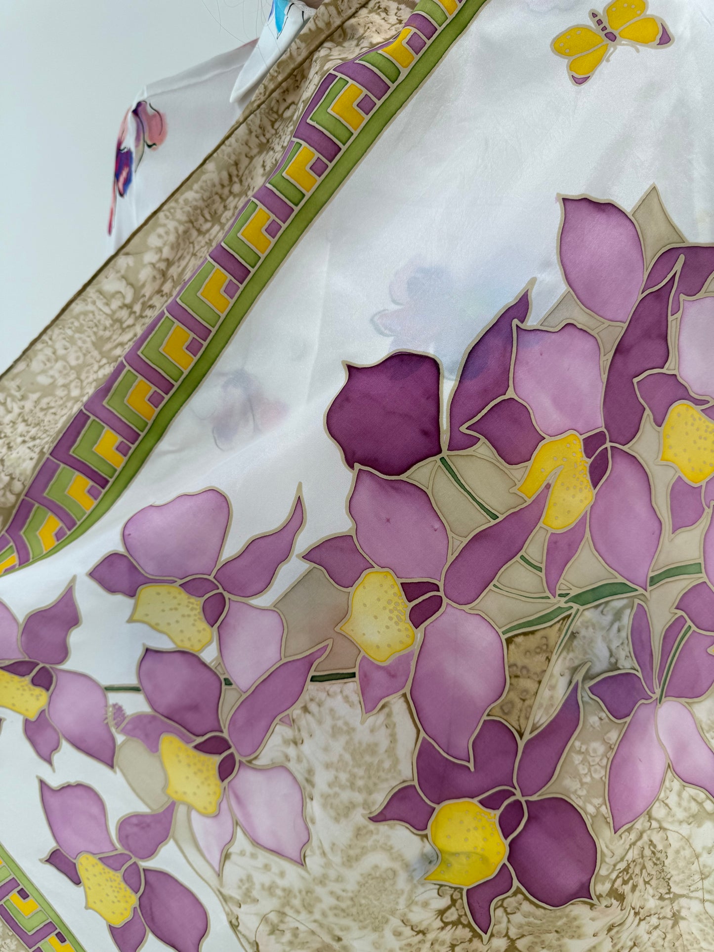 Eșarfă XXL din mătase natală cu print floral superb