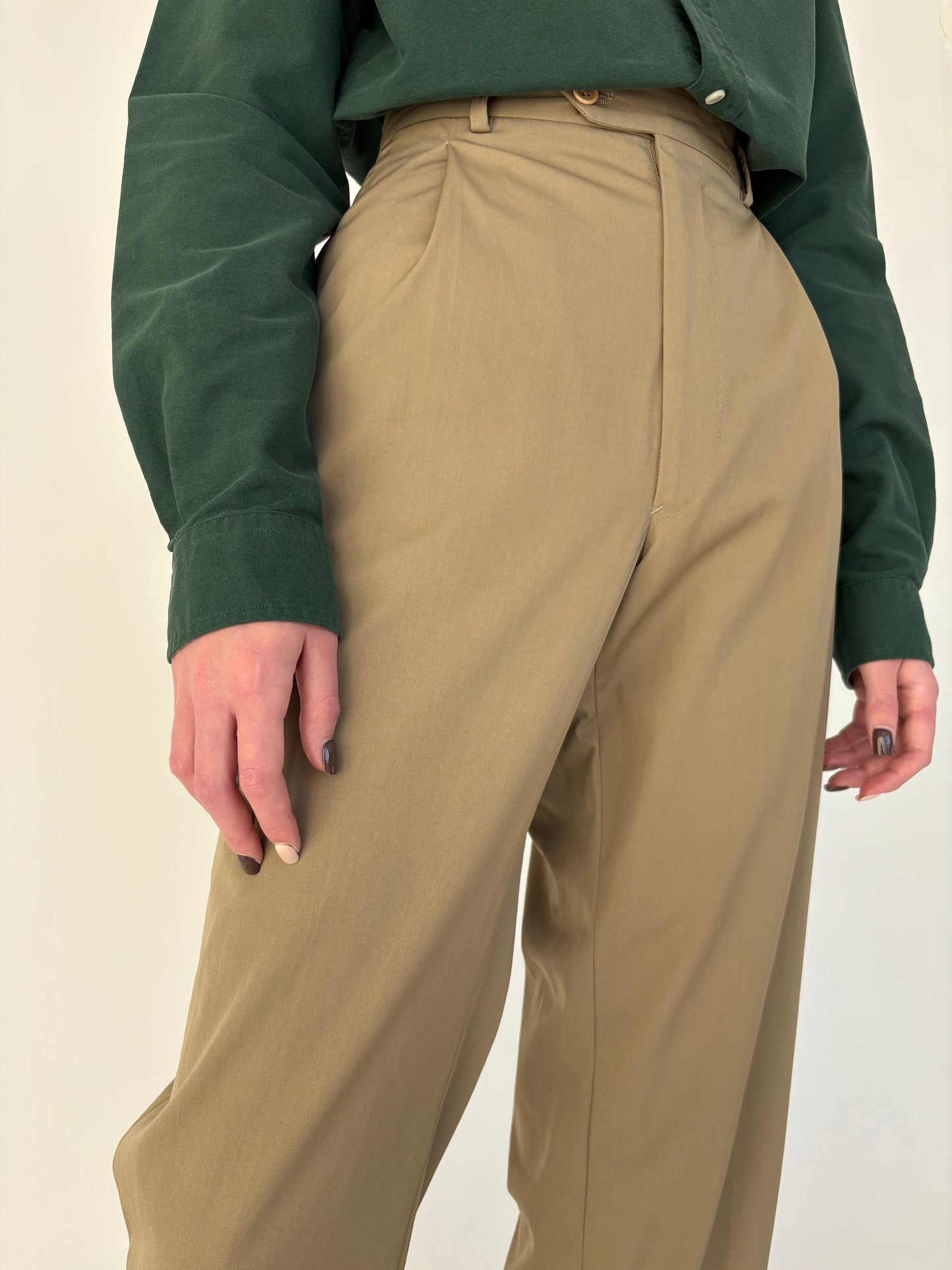 Pantaloni camel cu talie înaltă din lana extrafina cu pense