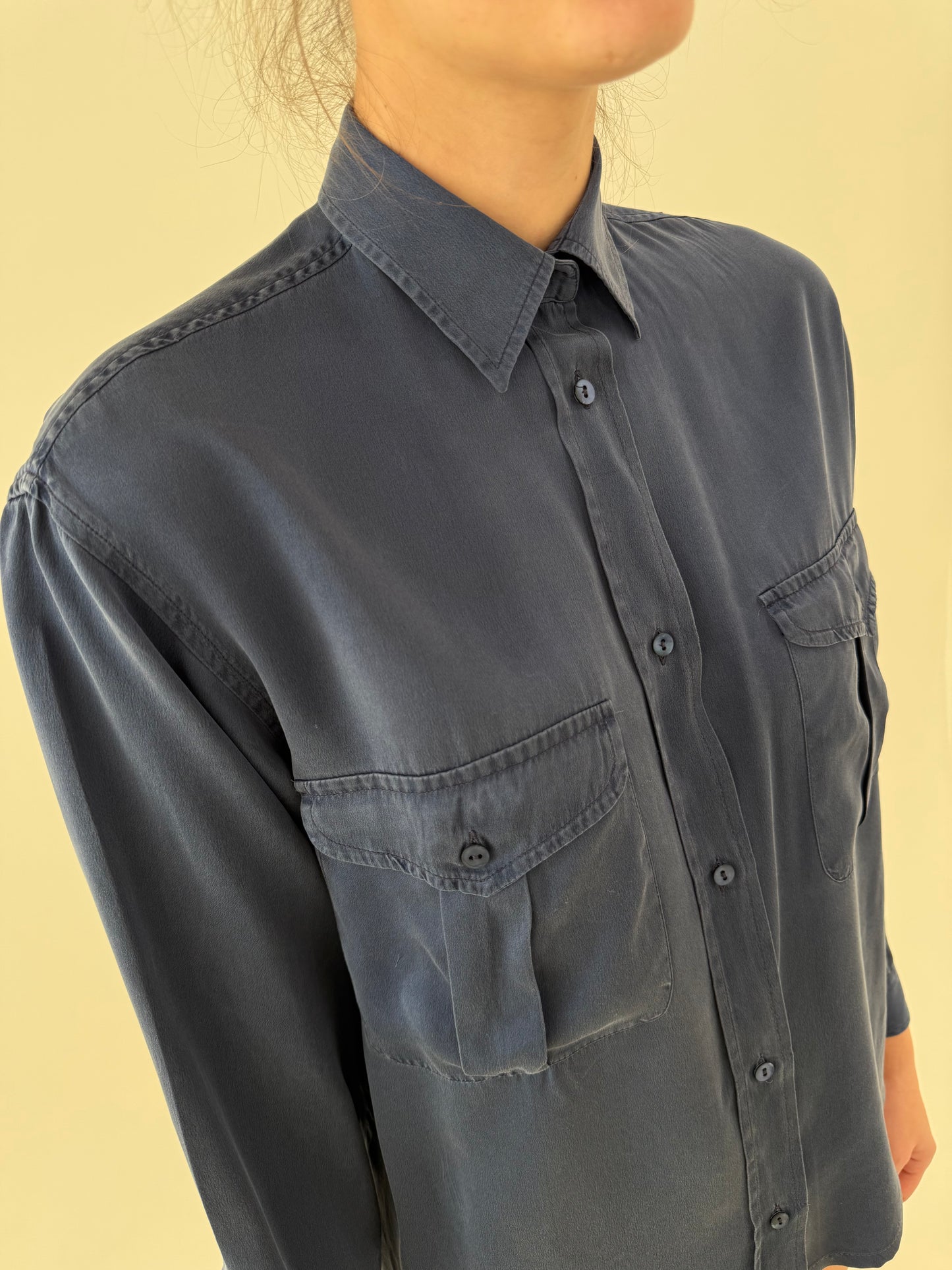 Cămașa jeans Blue din mătase naturală cu influențe casual