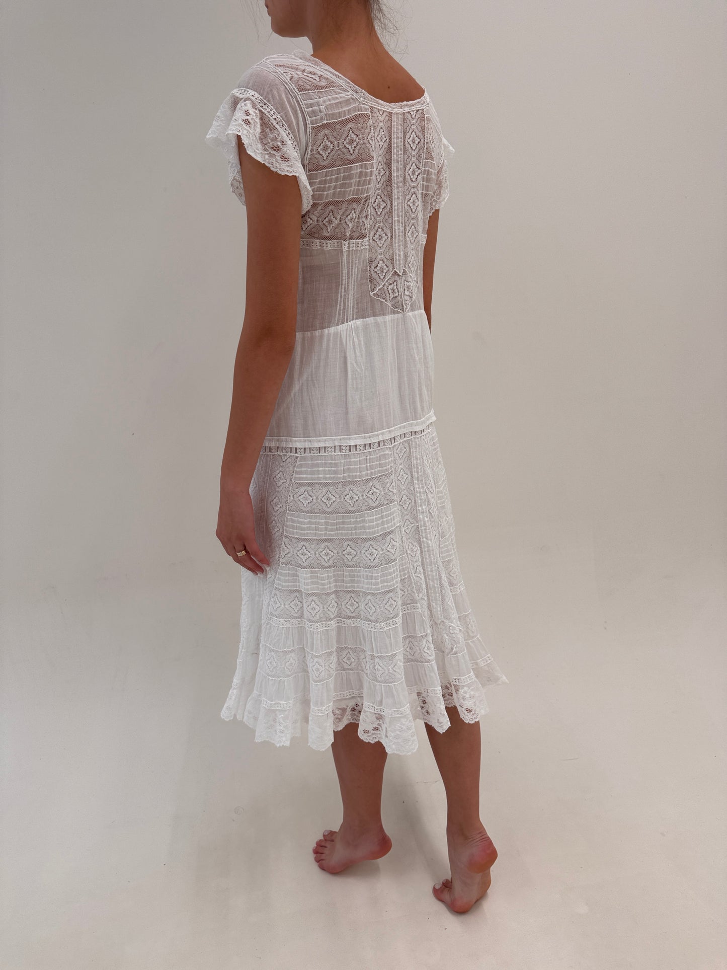 Rochie vintage maxi cu lucrătură manuală delicată din cea mai fină pânză de bumbac